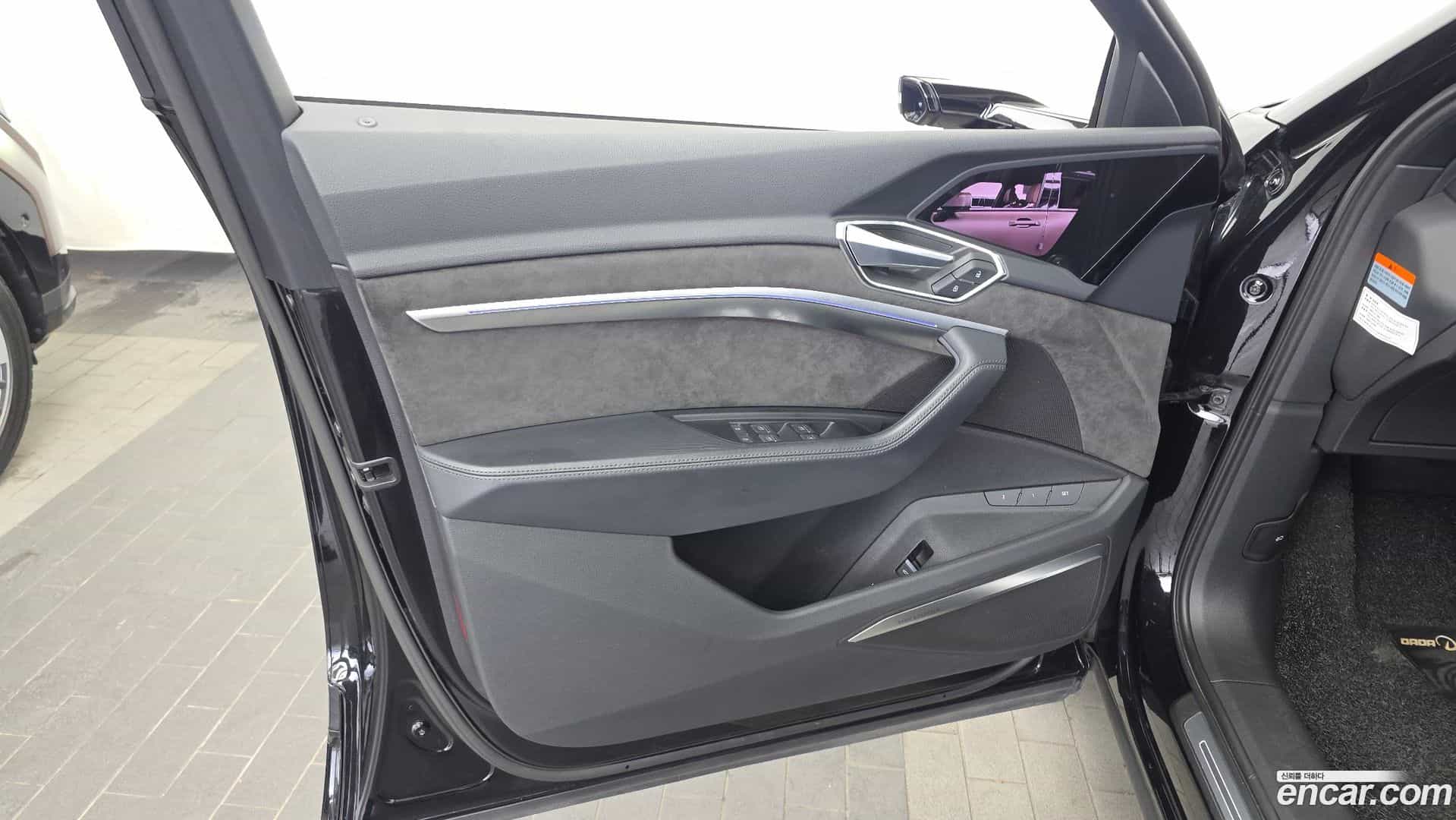 e-tron Audi 2021.10-INNER-034