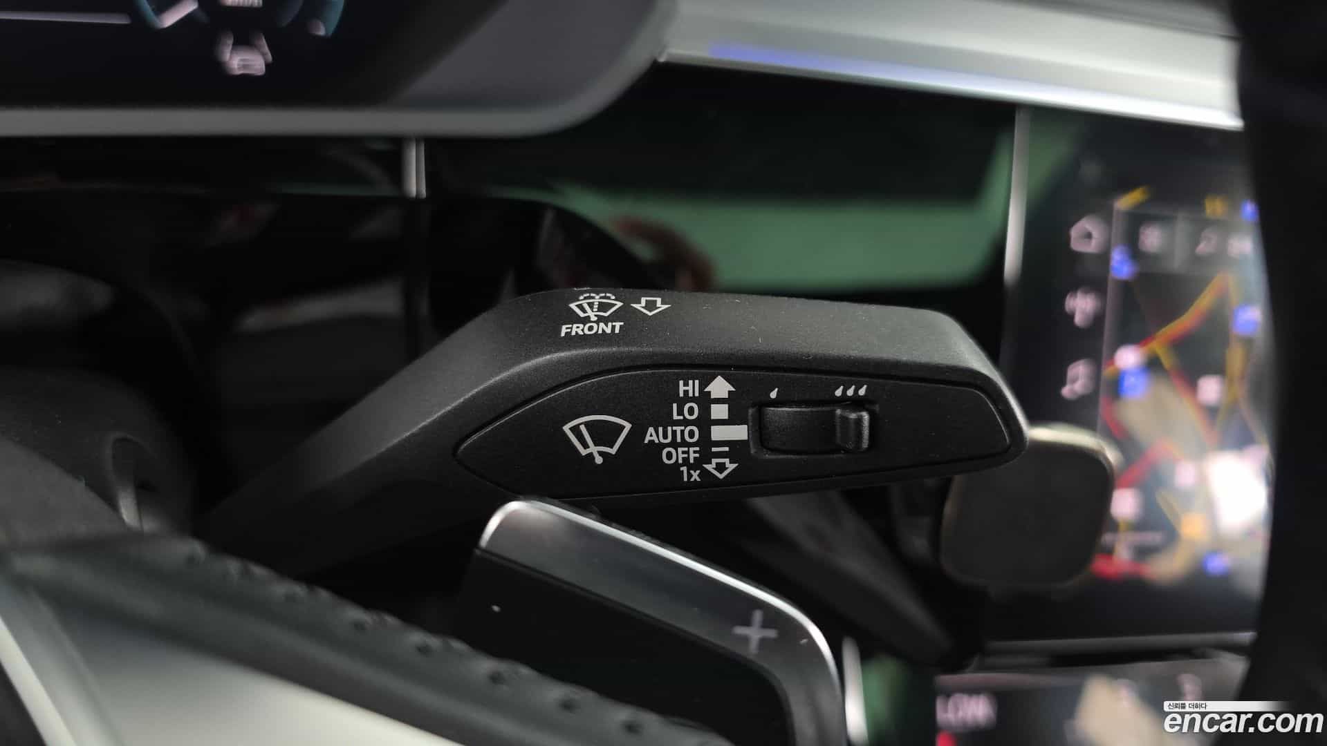 e-tron Audi 2021.10-OPTION-042