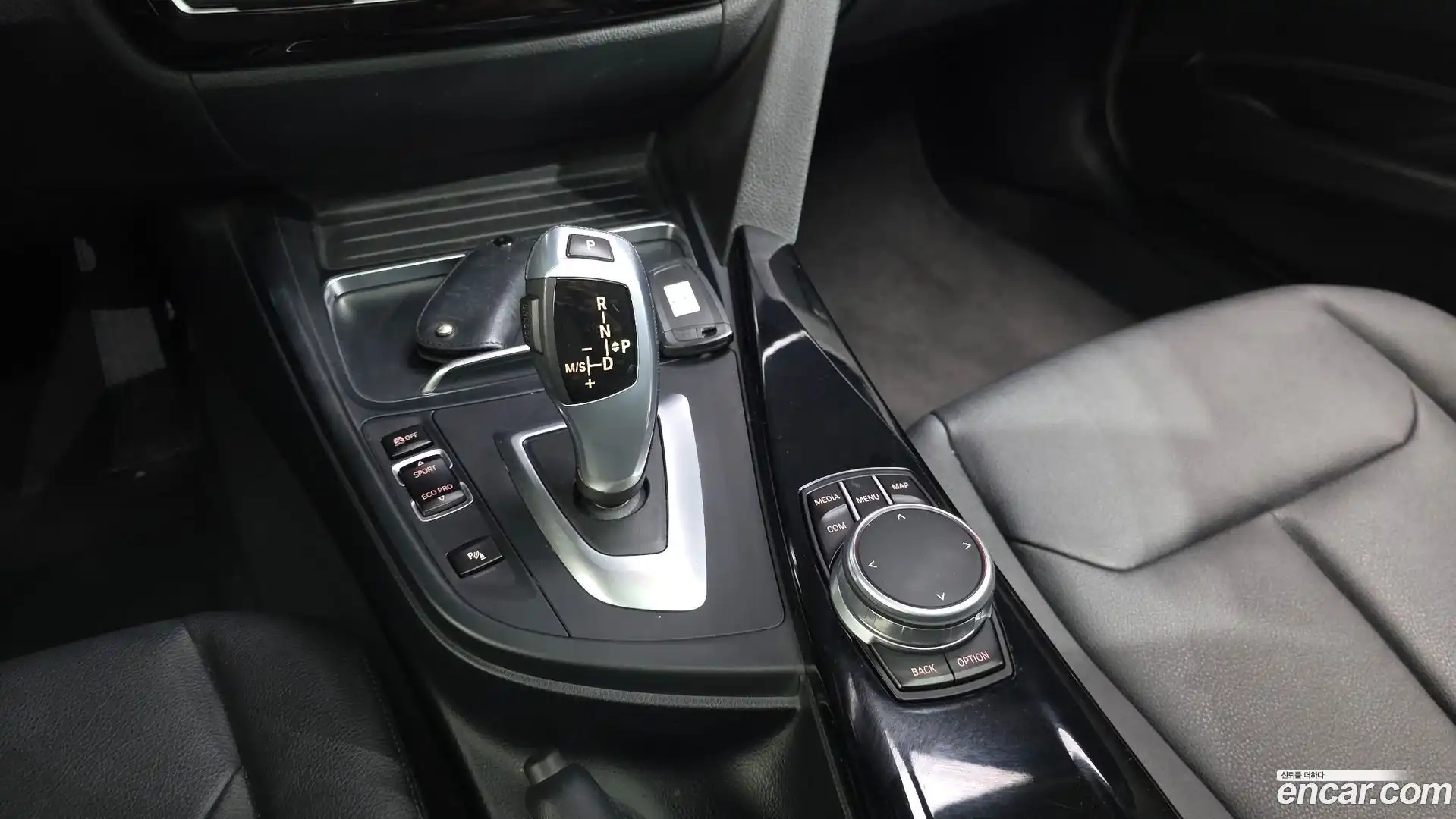 3-Series BMW 2017.8-INNER-009
