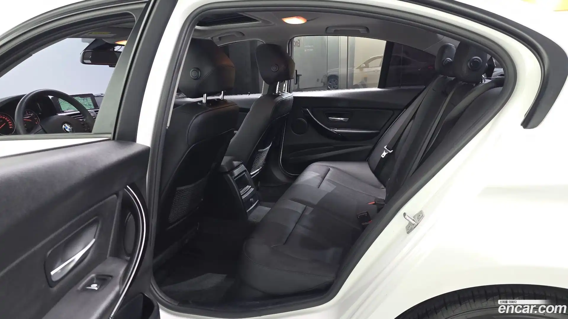 3-Series BMW 2017.8-INNER-036