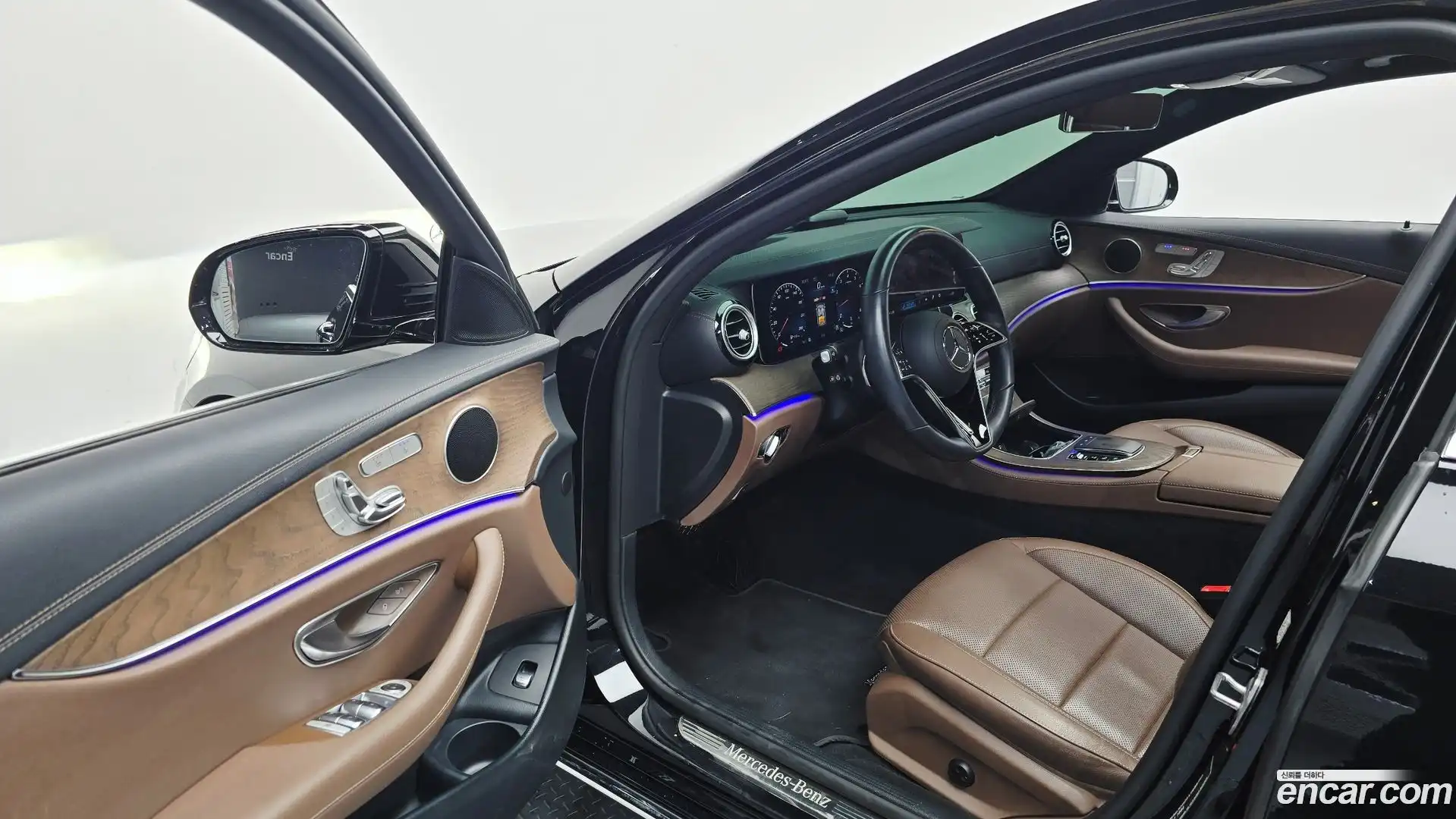 E-Class Mercedes-Benz 2022.0-INNER-010