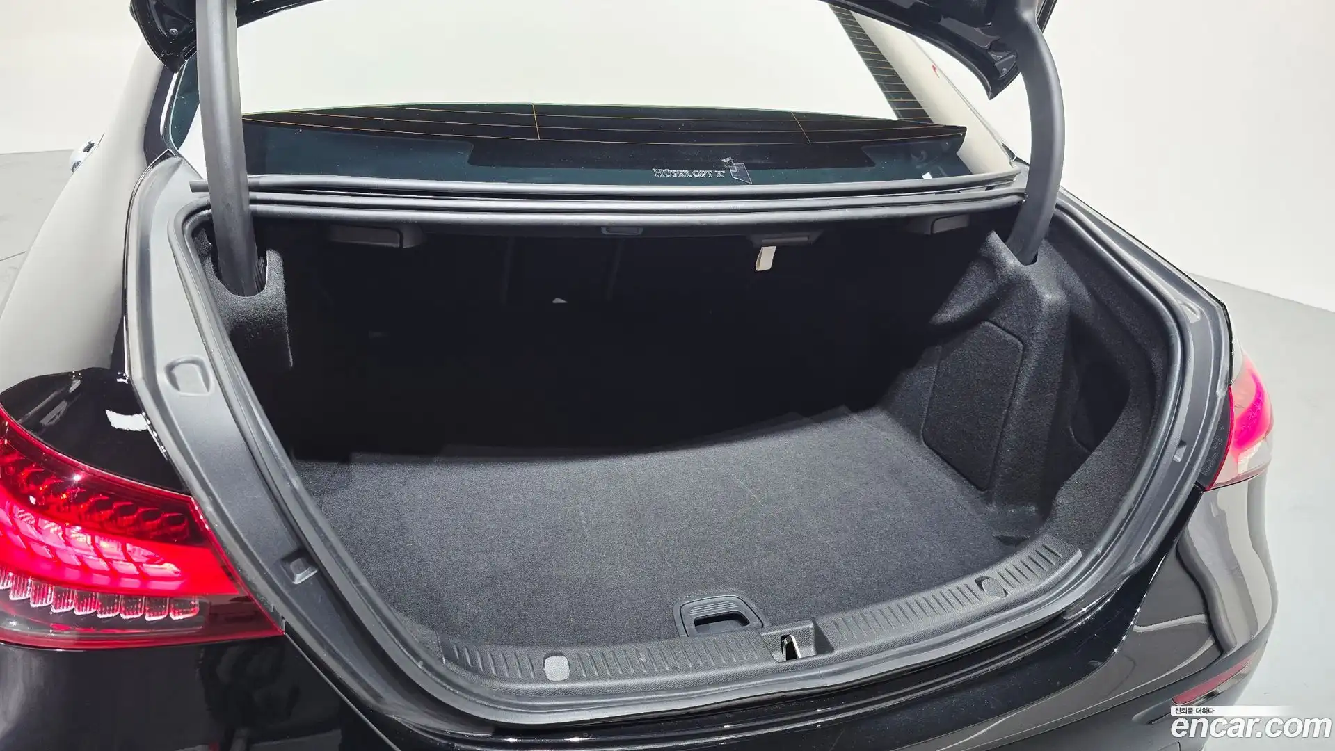 E-Class Mercedes-Benz 2022.0-OPTION-021