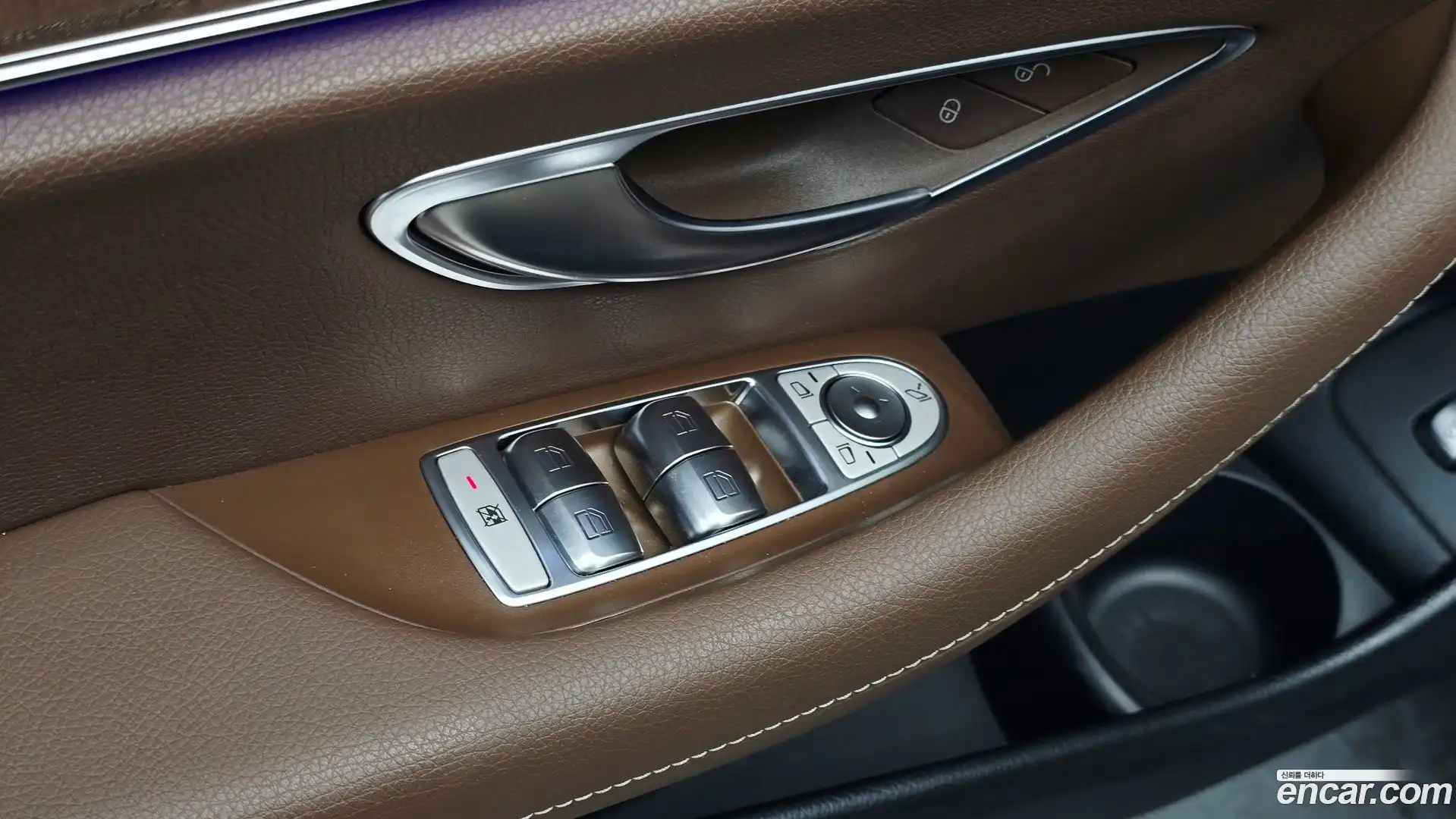 E-Class Mercedes-Benz 2022.0-OPTION-041