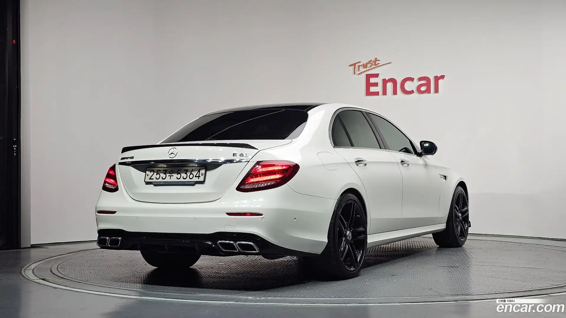 E-Class Mercedes-Benz 2018.8-OUTER-002