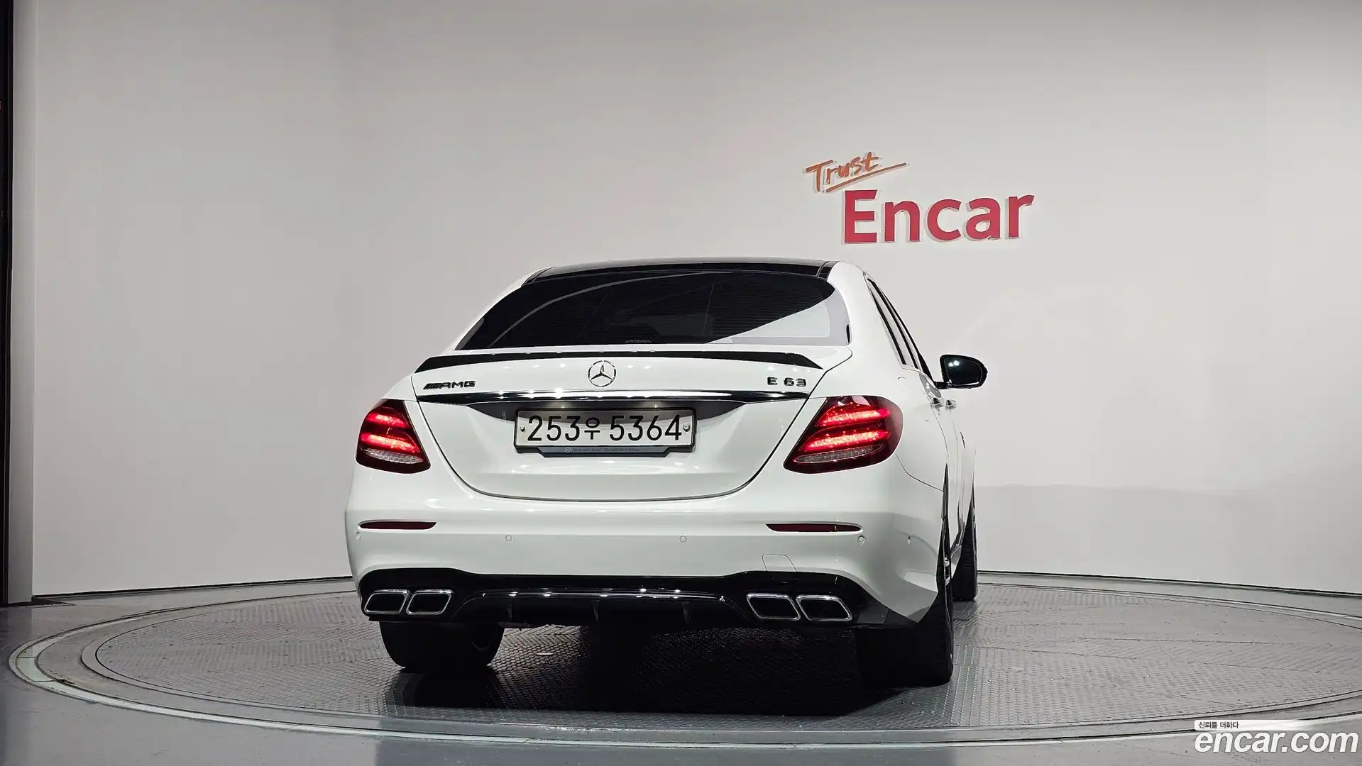 E-Class Mercedes-Benz 2018.8-OUTER-004