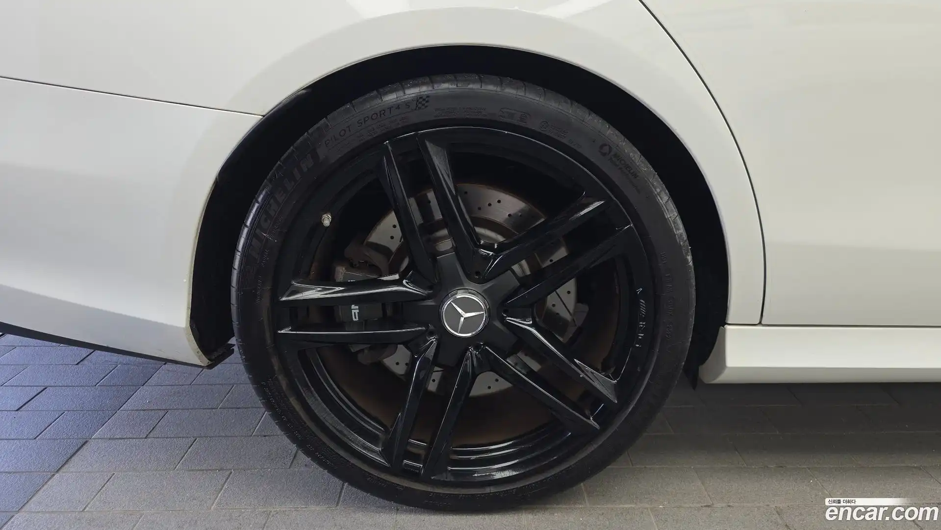 E-Class Mercedes-Benz 2018.8-OUTER-005