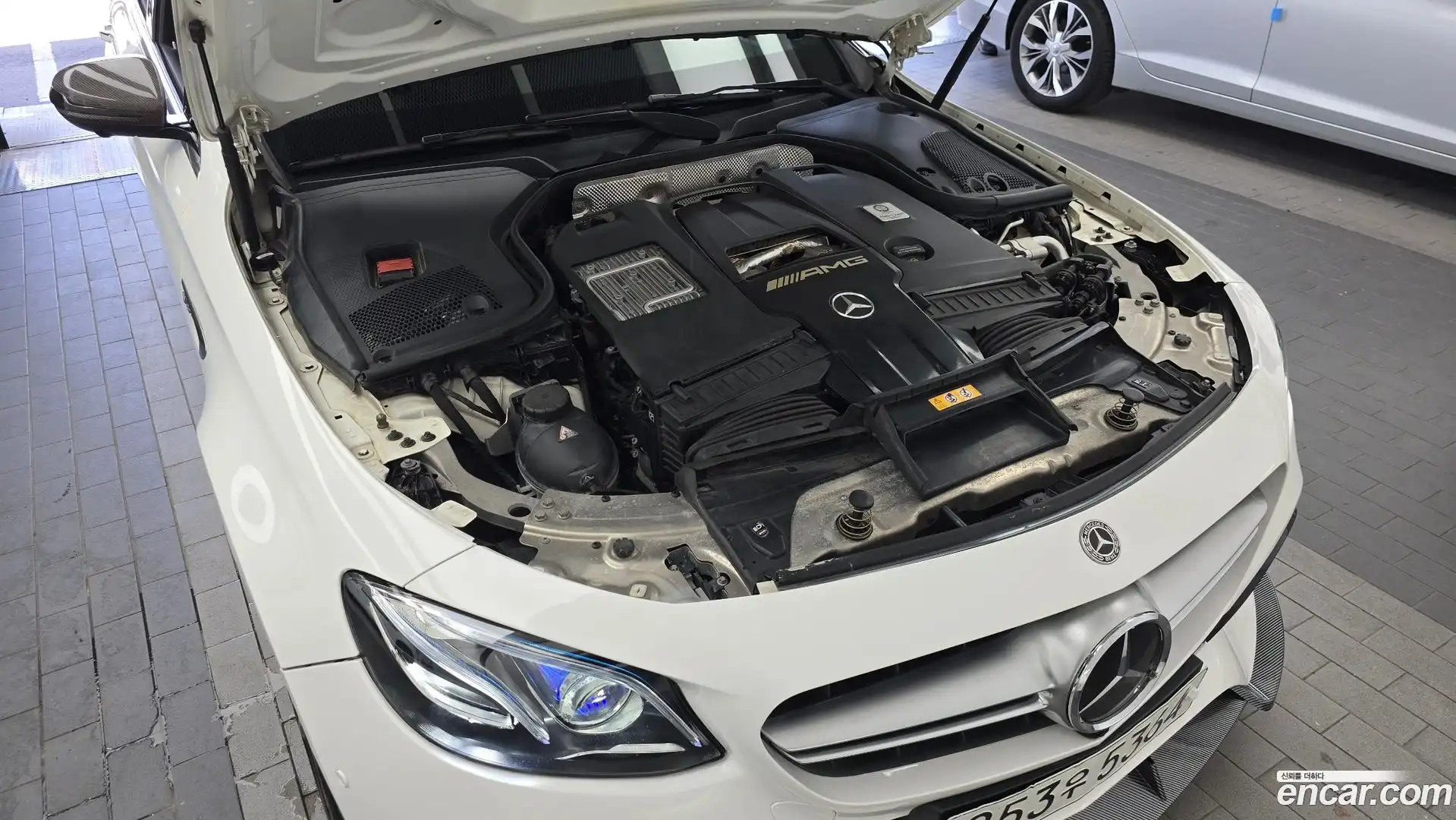 E-Class Mercedes-Benz 2018.8-OUTER-006