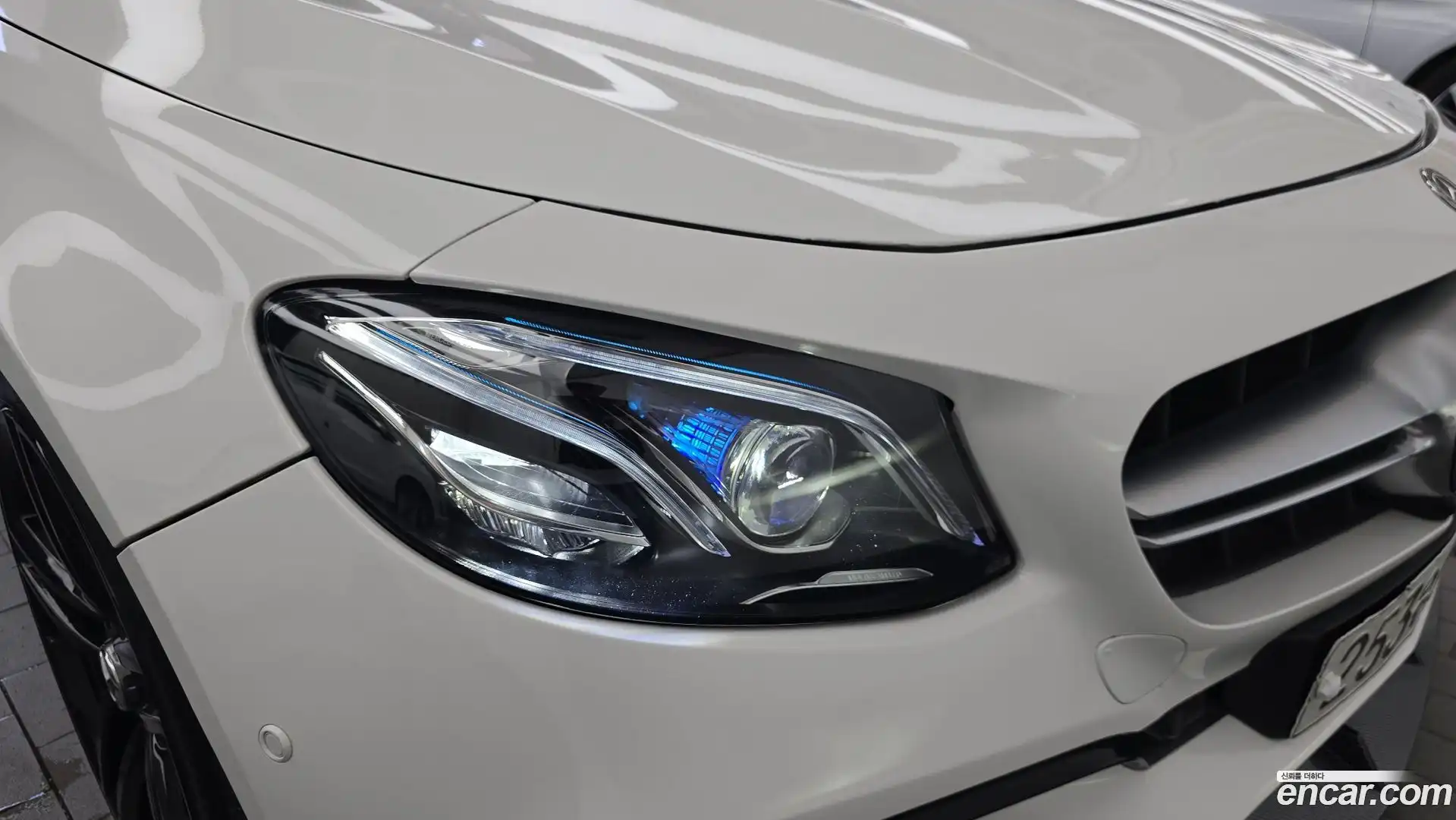 E-Class Mercedes-Benz 2018.8-OUTER-032