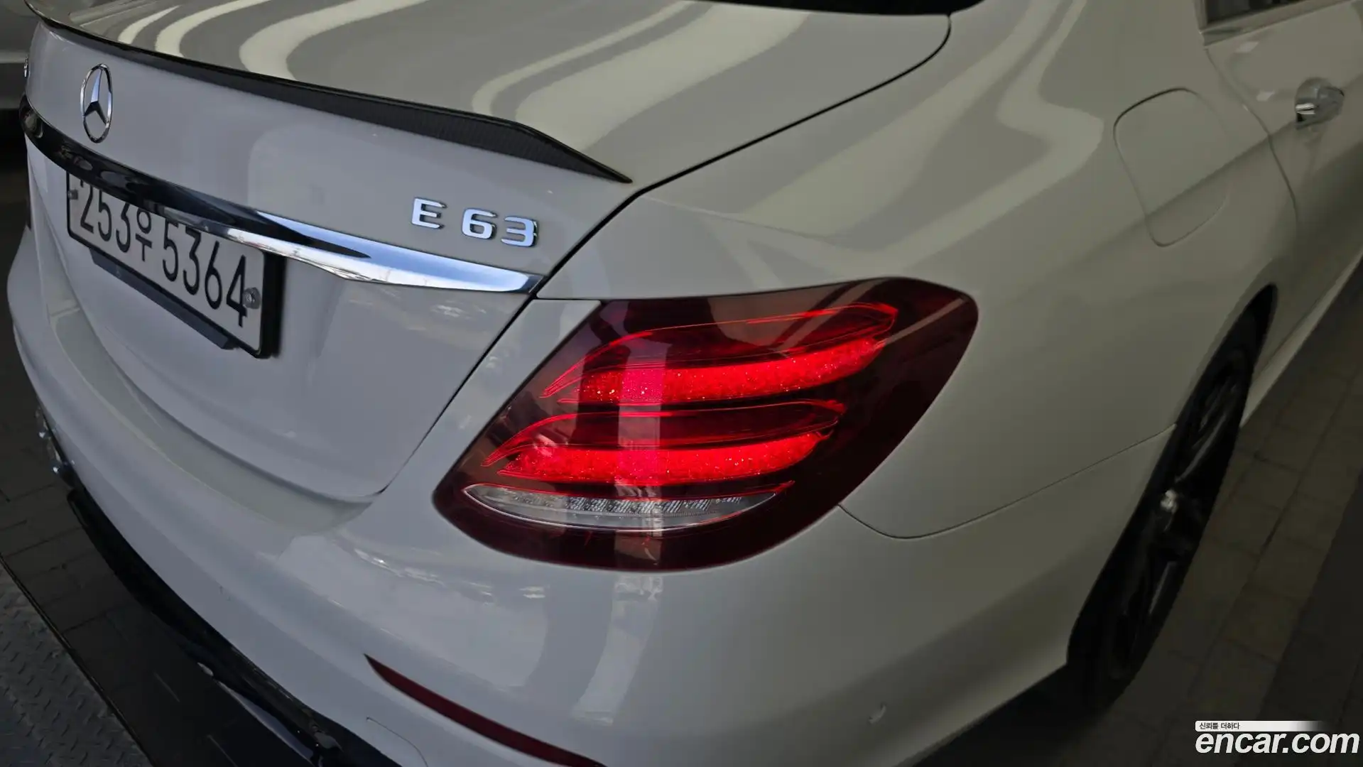 E-Class Mercedes-Benz 2018.8-OUTER-033