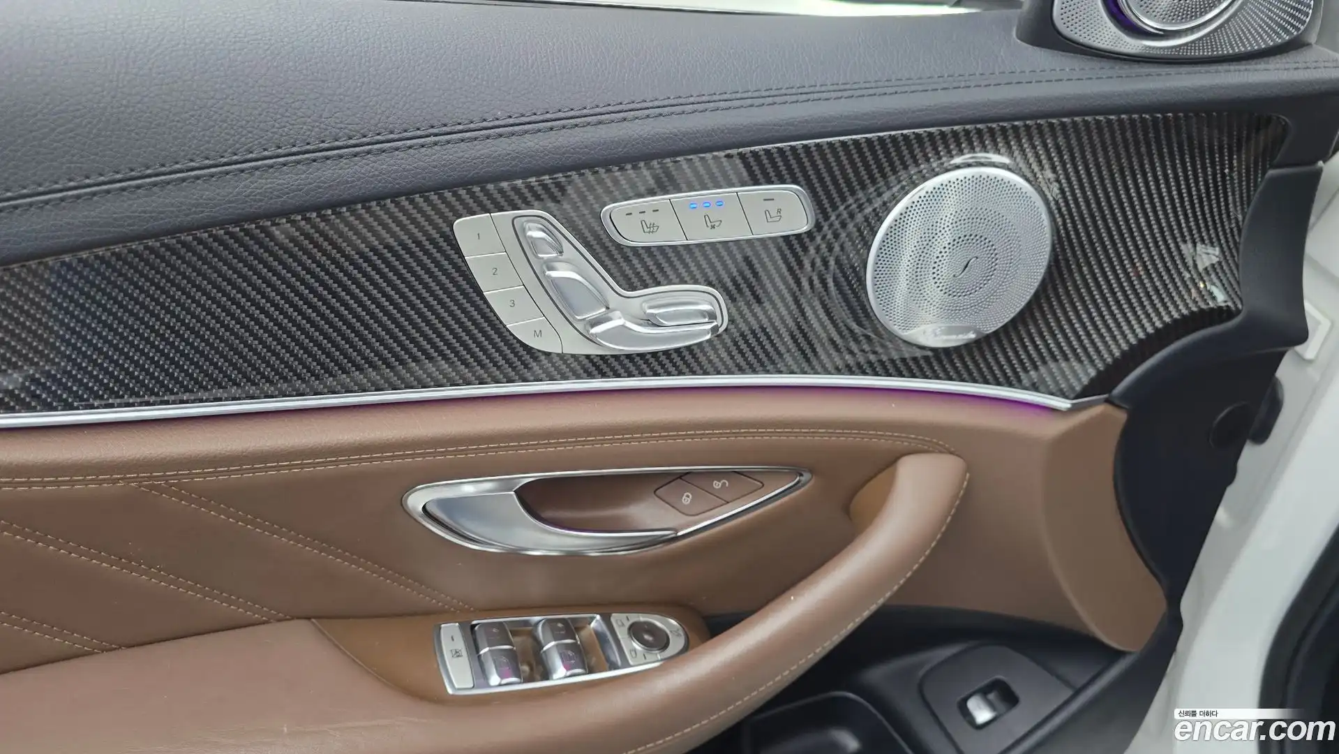 E-Class Mercedes-Benz 2018.8-OPTION-041