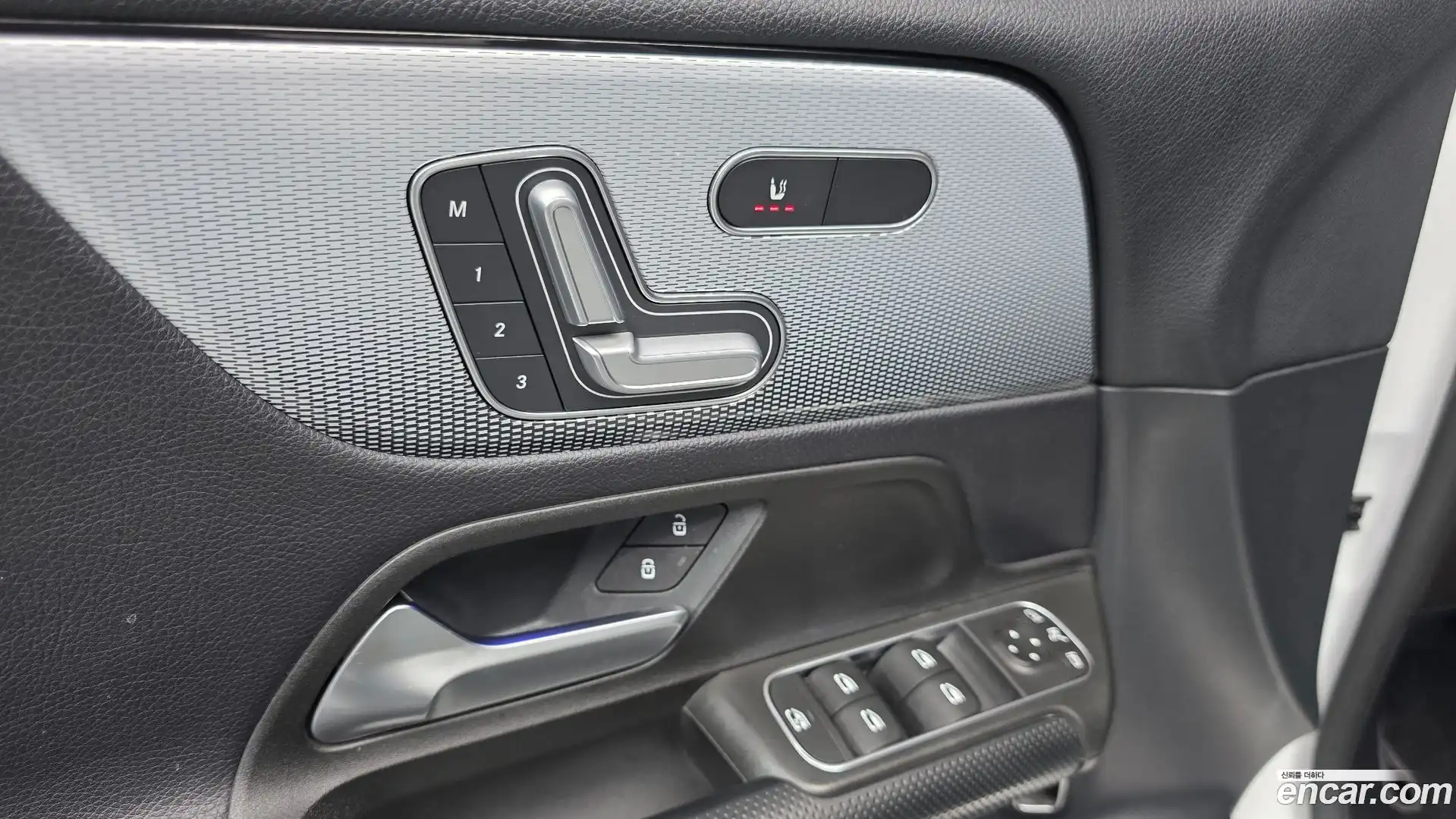 GLB-Class Mercedes-Benz 2021.8-OPTION-017