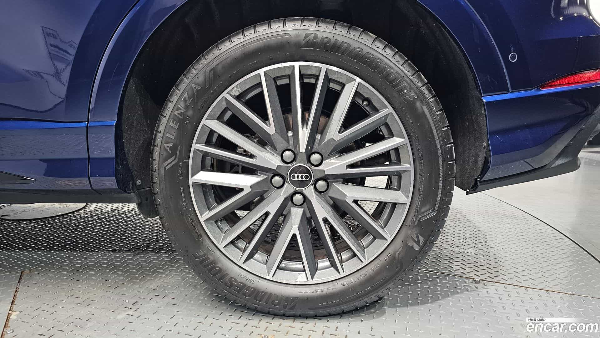 Q3 Audi 2025.5-OUTER-031