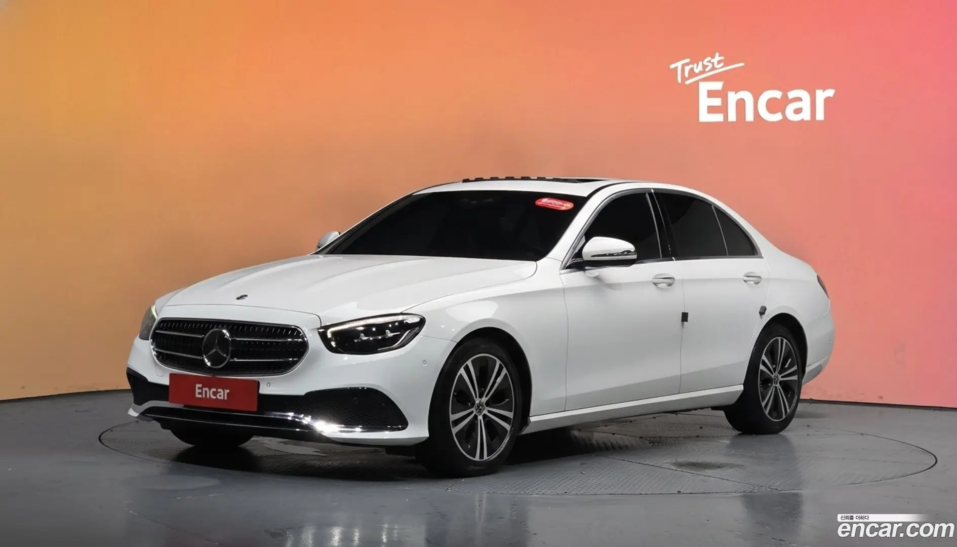 Main__Slider__Photo:E-Class Mercedes-Benz 2021.2-0