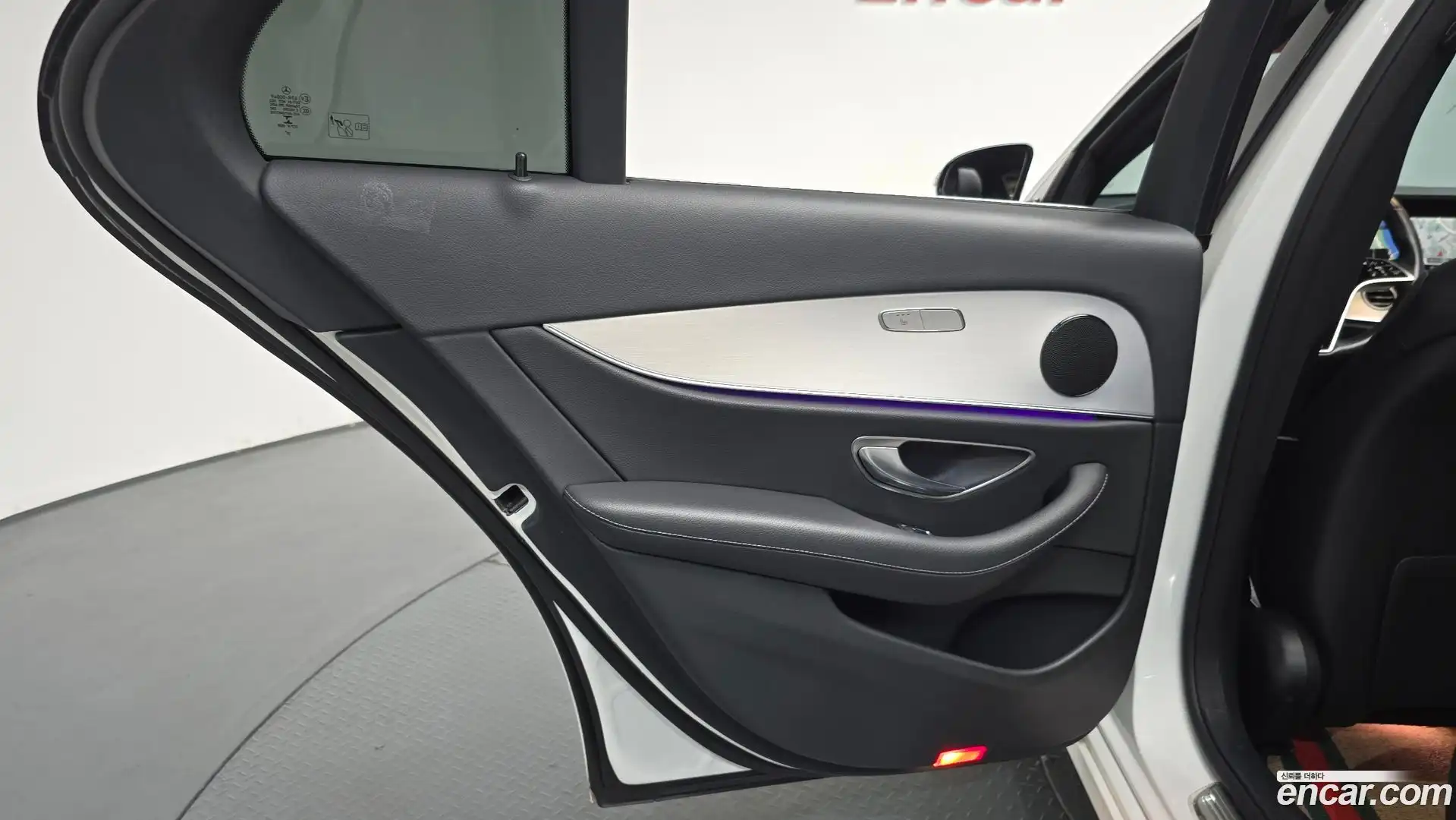 E-Class Mercedes-Benz 2021.2-INNER-035