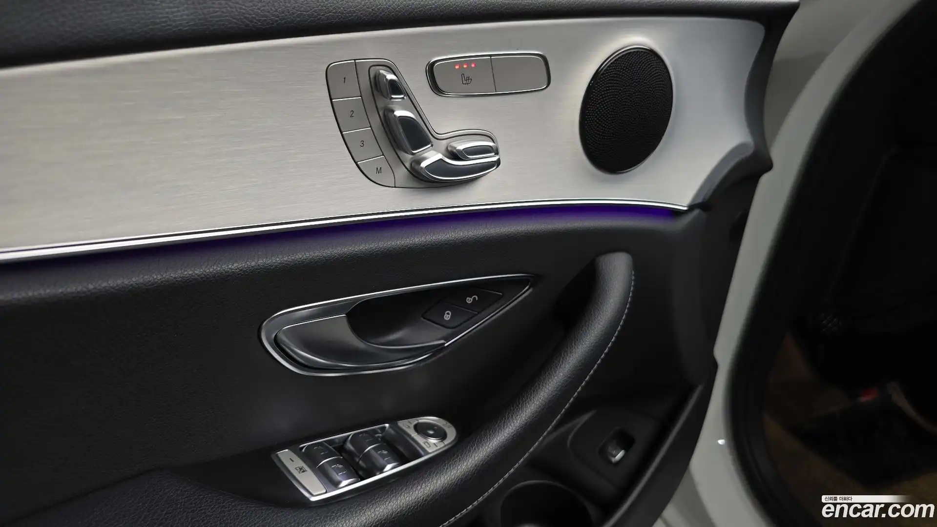 E-Class Mercedes-Benz 2021.2-OPTION-046