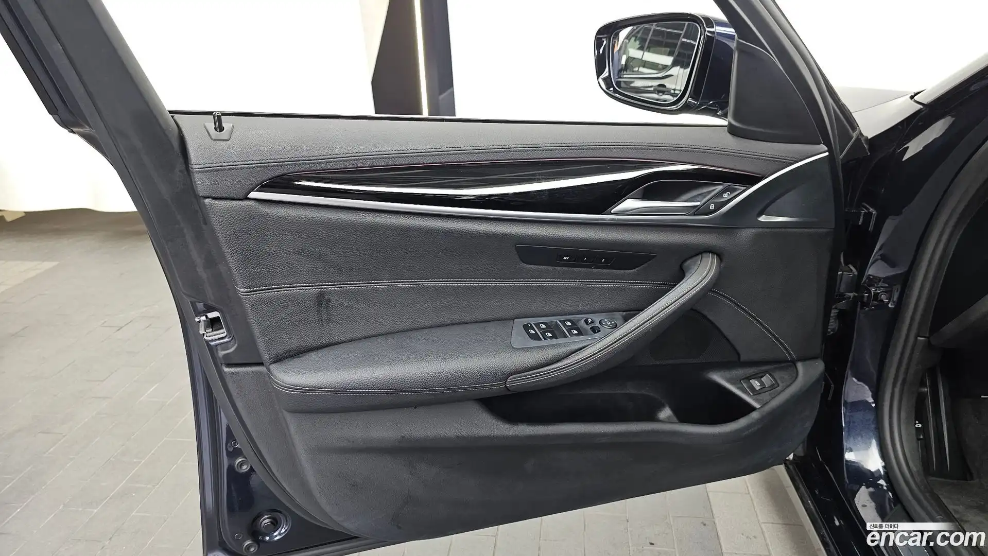 5-Series BMW 2018.4-INNER-034