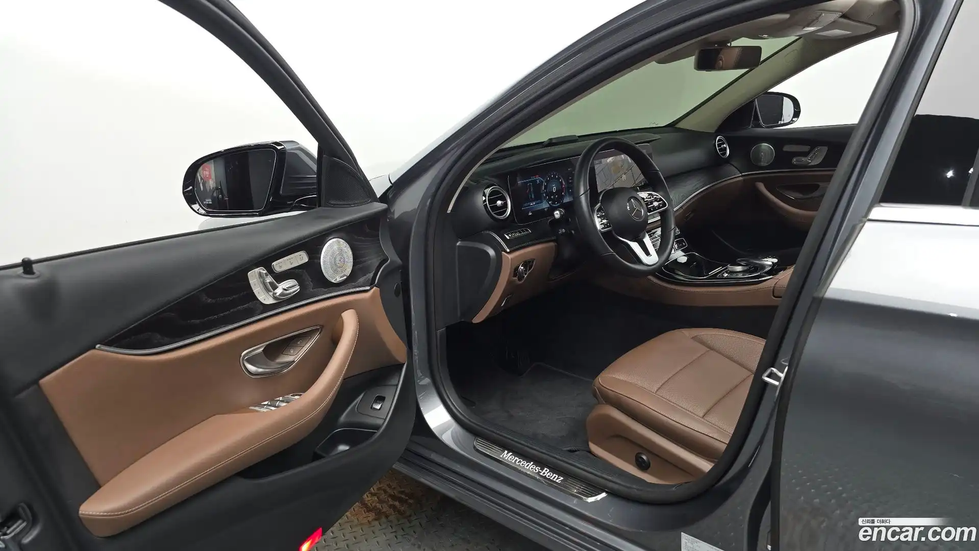 E-Class Mercedes-Benz 2020.6-INNER-010