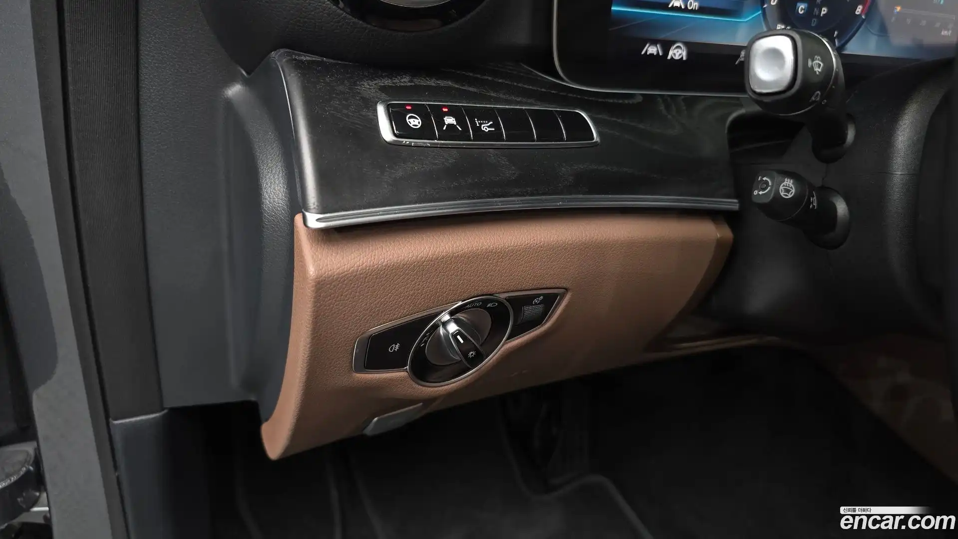E-Class Mercedes-Benz 2020.6-OPTION-024