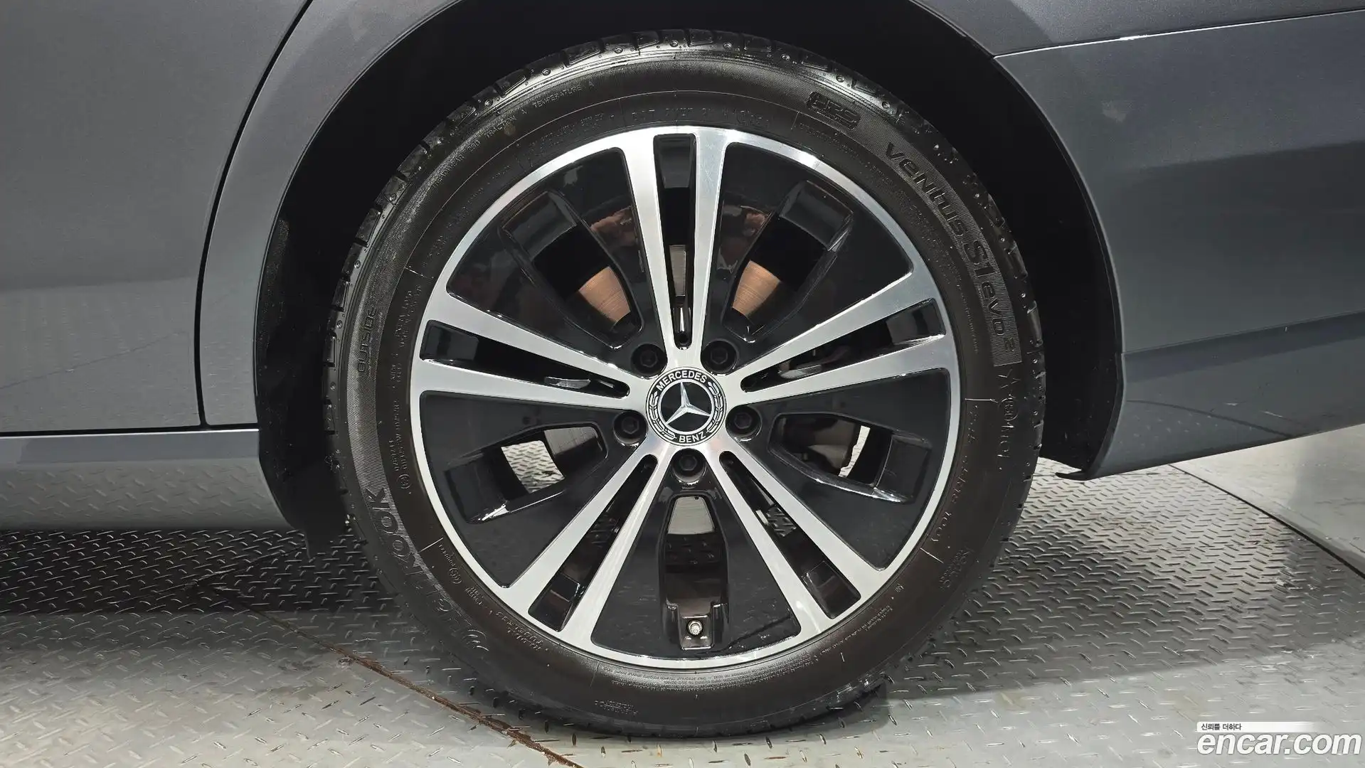 E-Class Mercedes-Benz 2020.6-OUTER-031