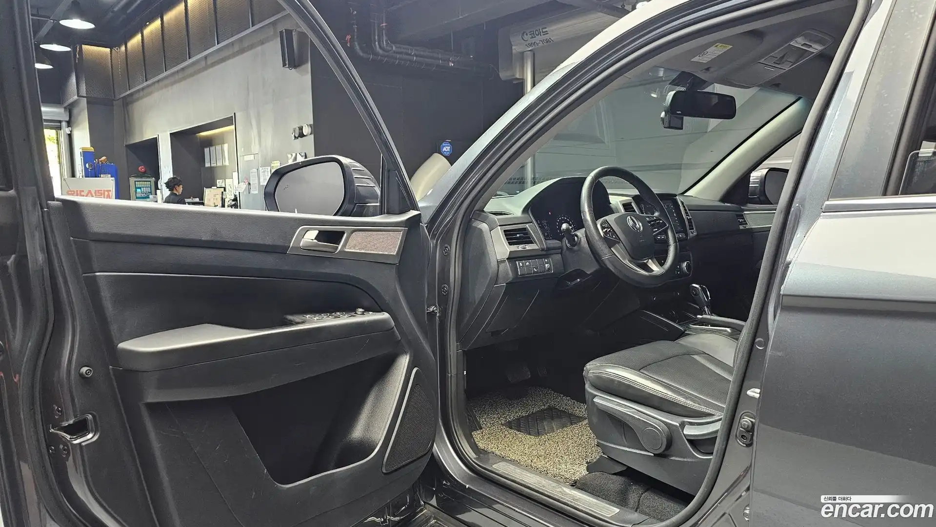 Rexton KG Mobility 2018.10-INNER-010