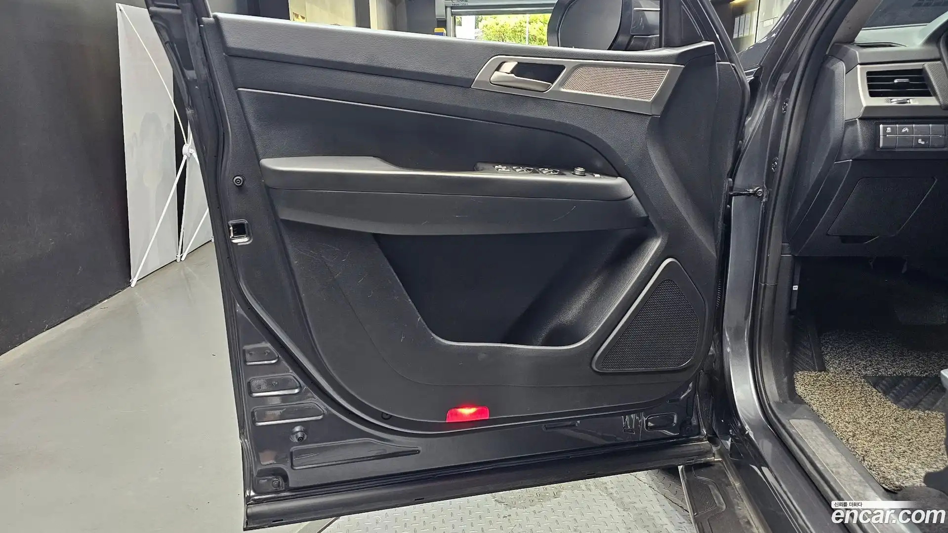 Rexton KG Mobility 2018.10-INNER-034