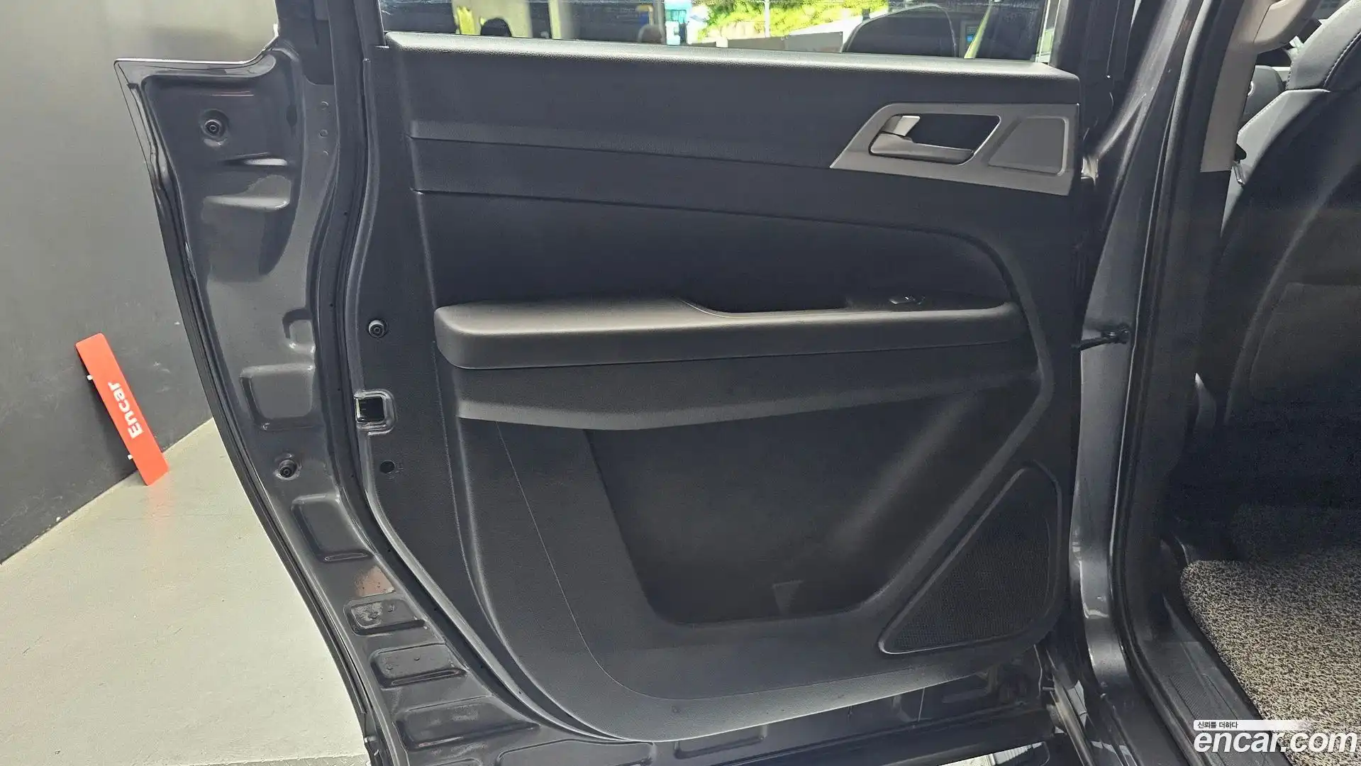 Rexton KG Mobility 2018.10-INNER-035