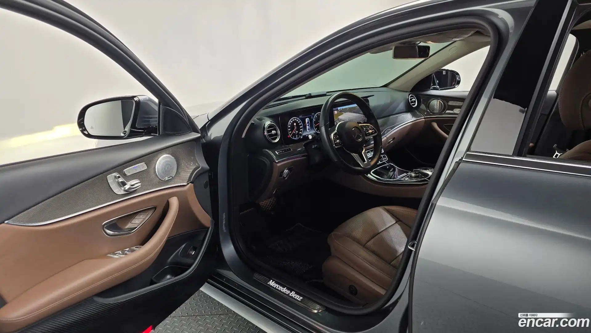 E-Class Mercedes-Benz 2020.2-INNER-010
