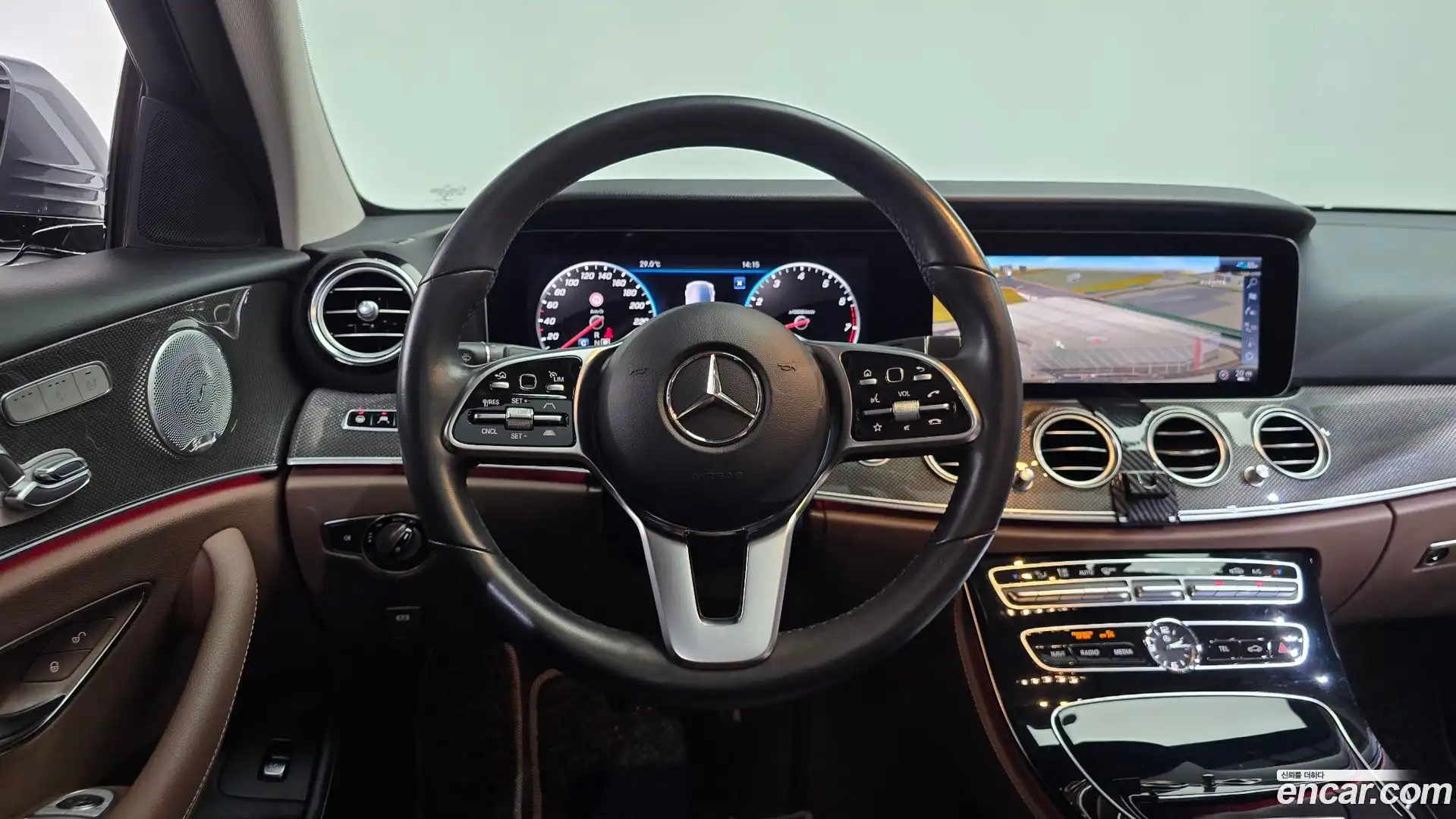 E-Class Mercedes-Benz 2020.2-OPTION-017