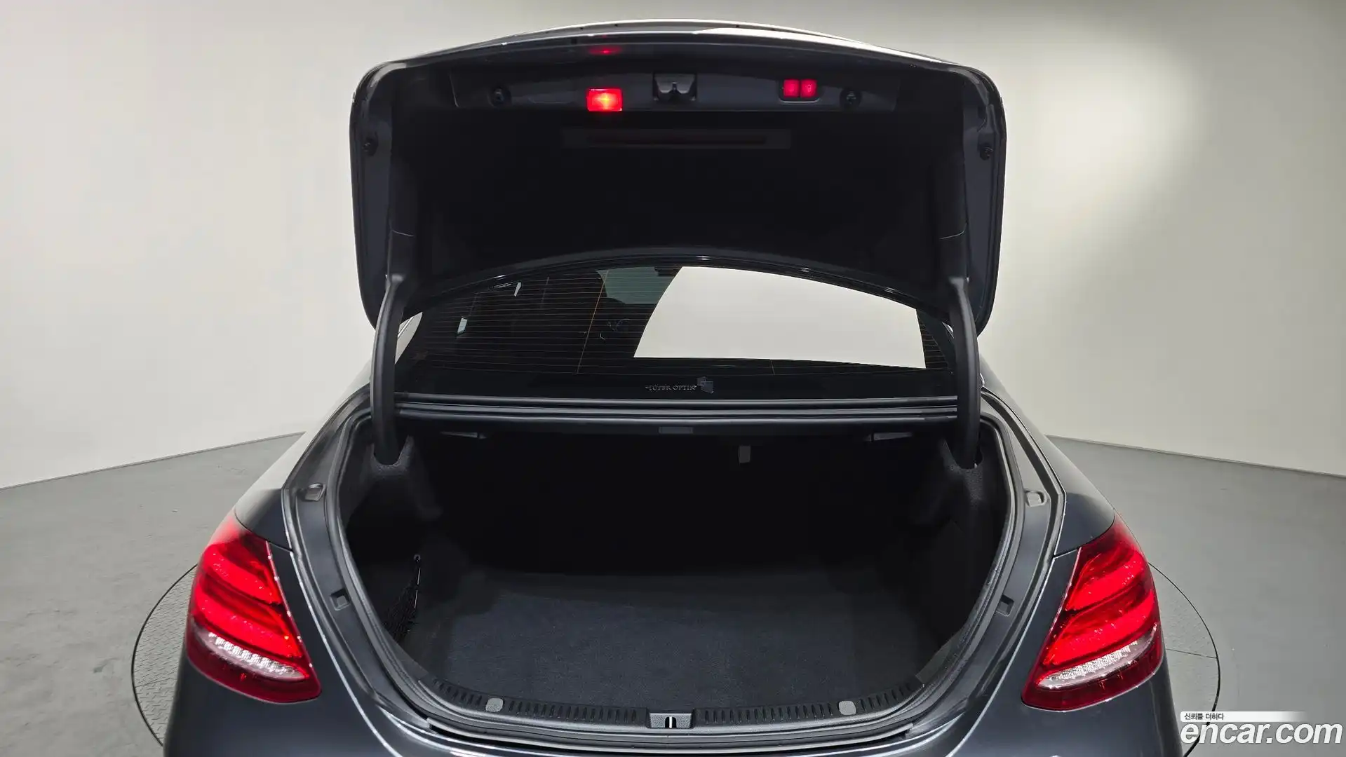 E-Class Mercedes-Benz 2020.2-OPTION-023