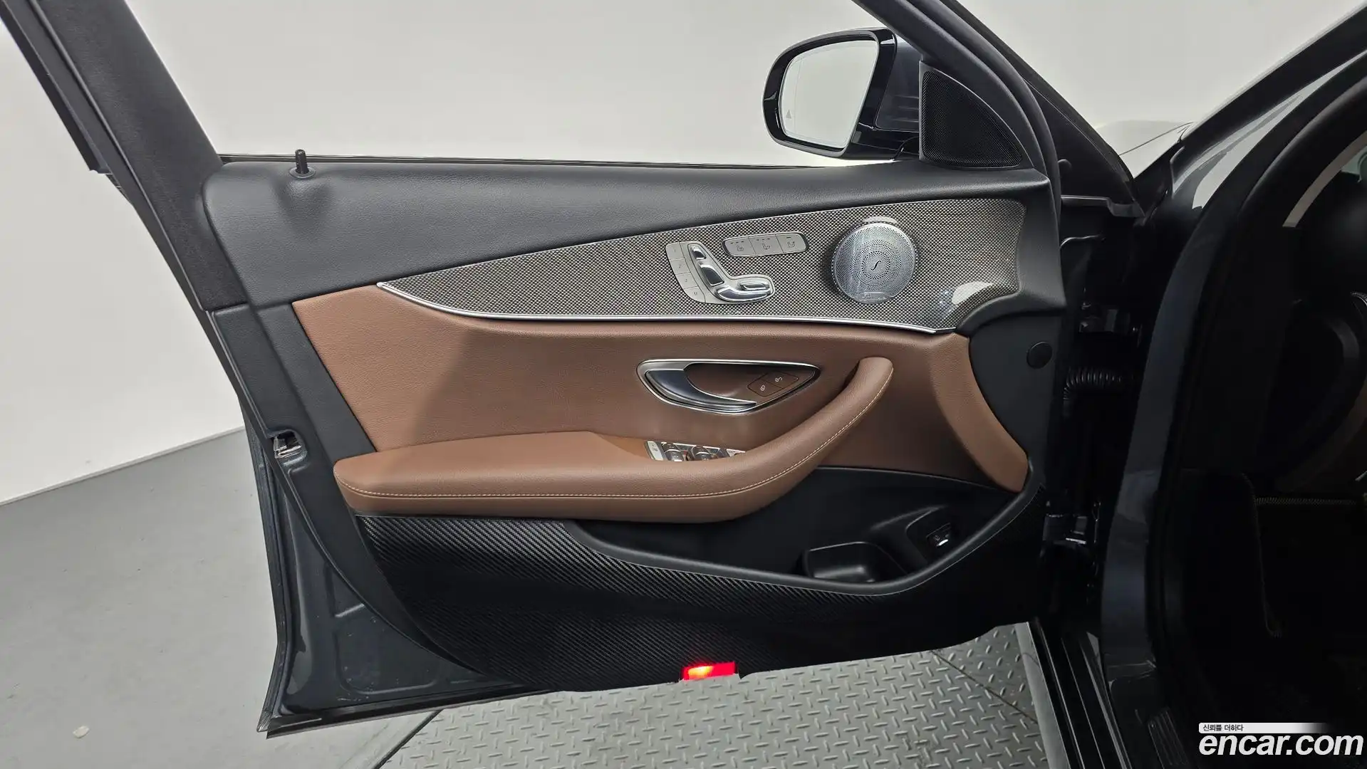 E-Class Mercedes-Benz 2020.2-INNER-034