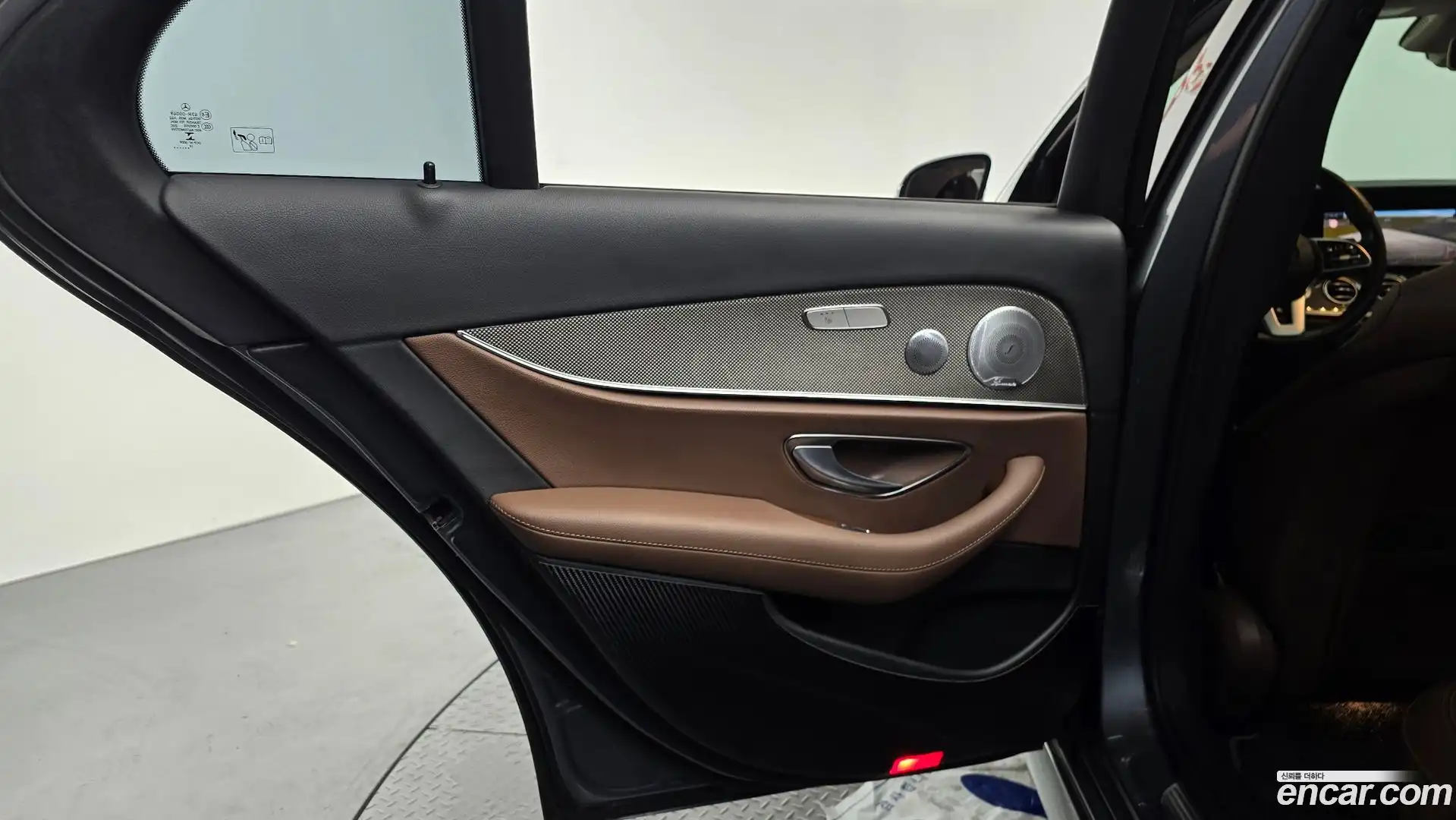 E-Class Mercedes-Benz 2020.2-INNER-035