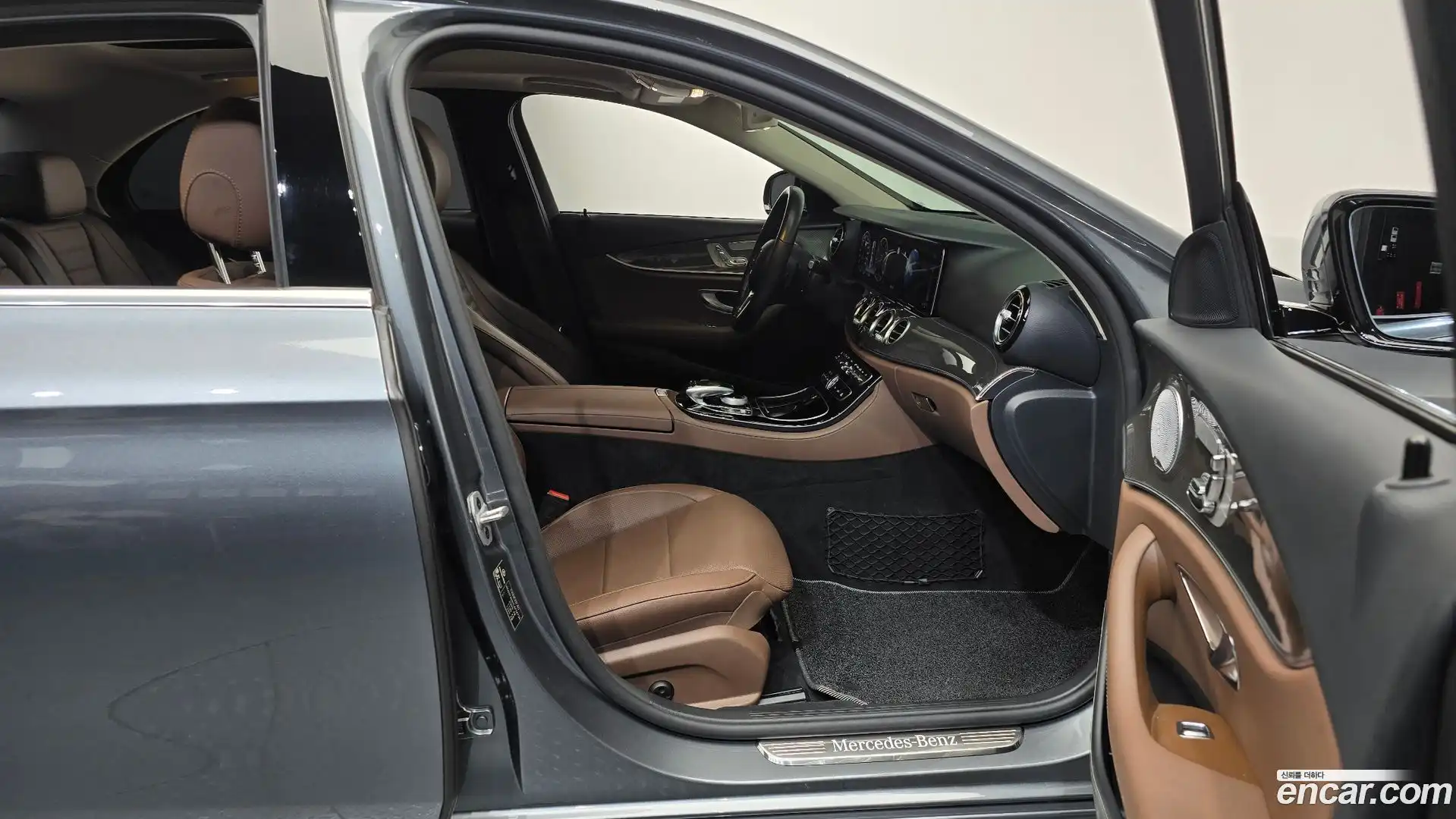 E-Class Mercedes-Benz 2020.2-INNER-036