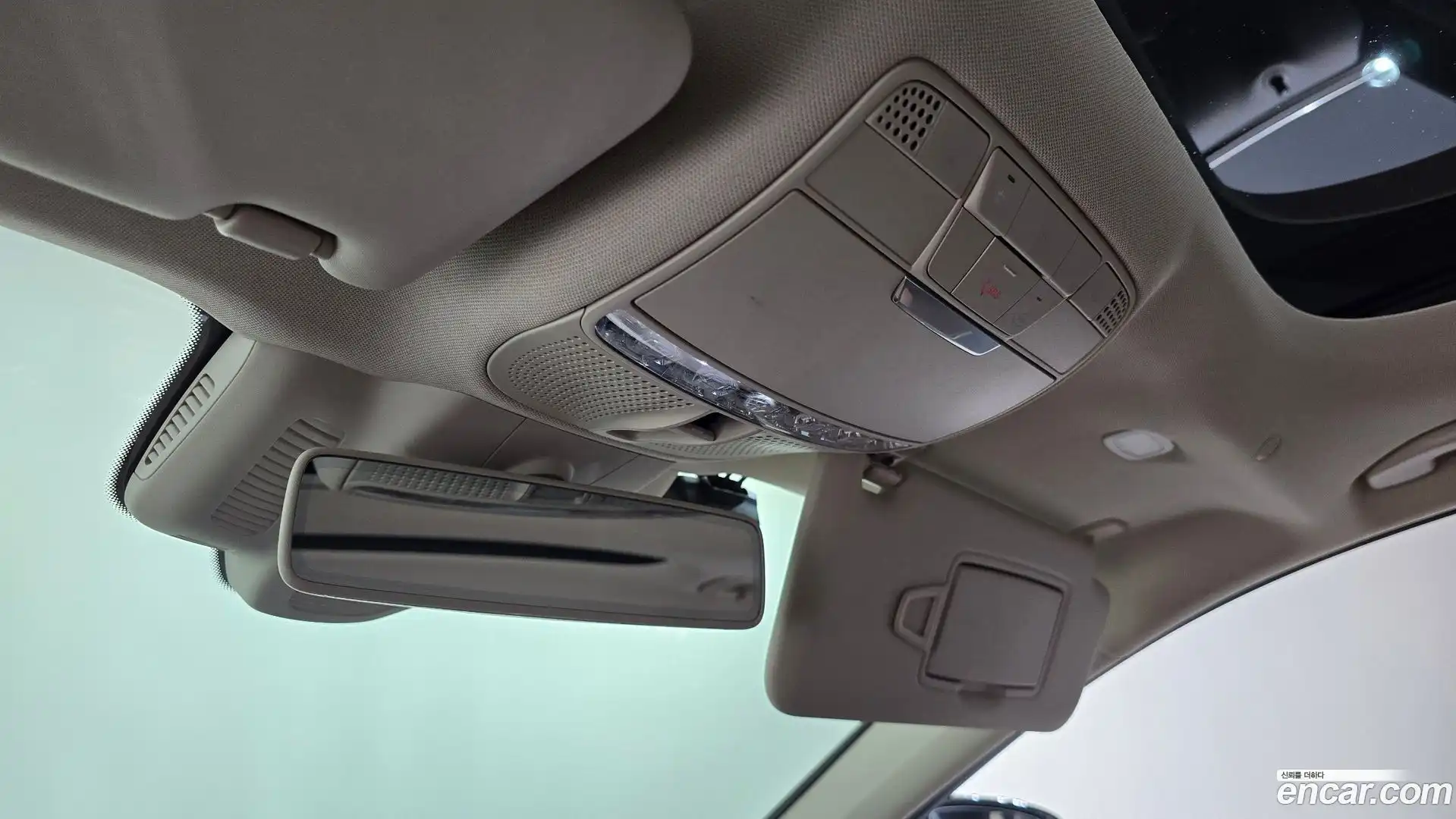 E-Class Mercedes-Benz 2020.2-OPTION-040