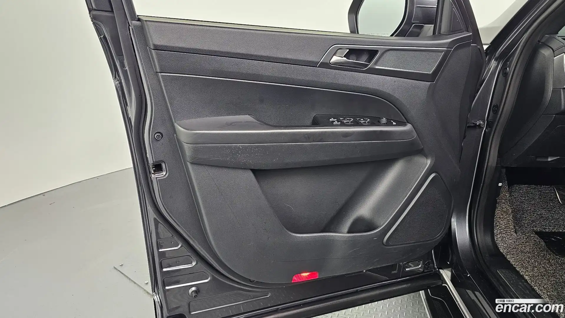 Rexton KG Mobility 2023.7-INNER-034