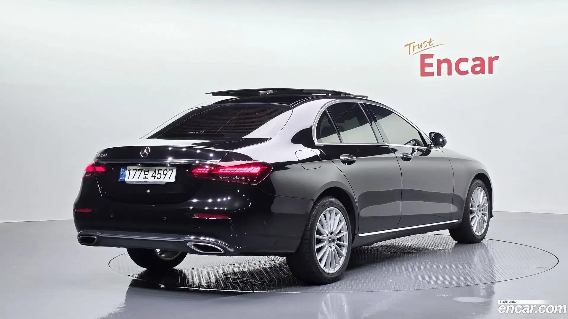 E-Class Mercedes-Benz 2022.10-OUTER-002