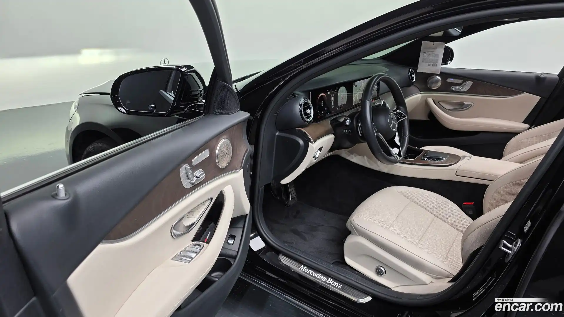 E-Class Mercedes-Benz 2022.10-INNER-010