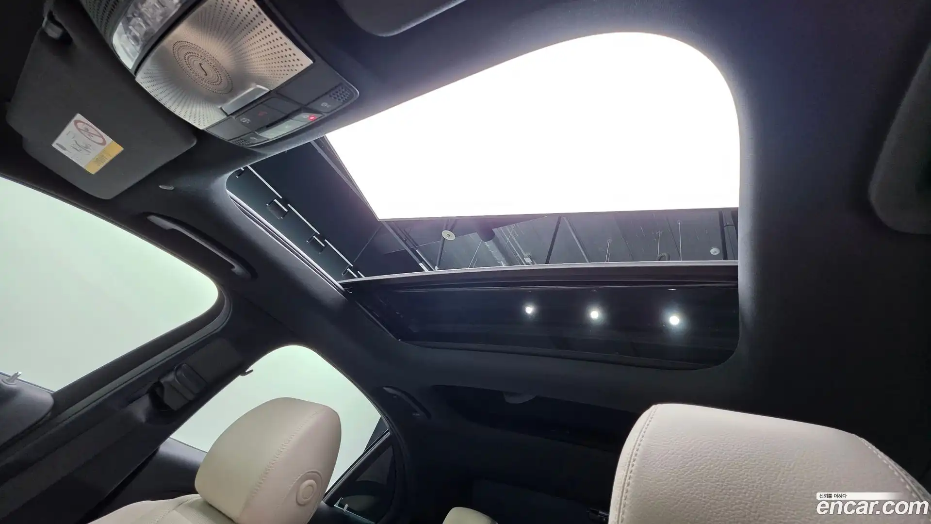 E-Class Mercedes-Benz 2022.10-OPTION-045