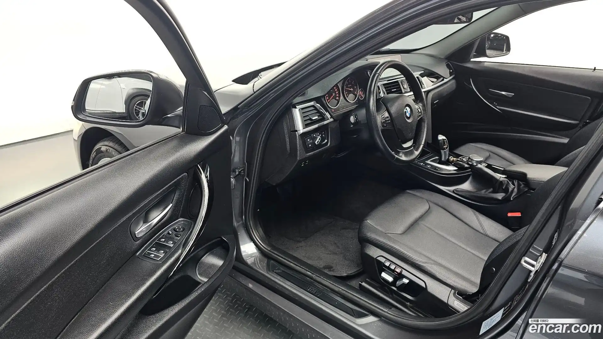 3-Series BMW 2017.9-INNER-010