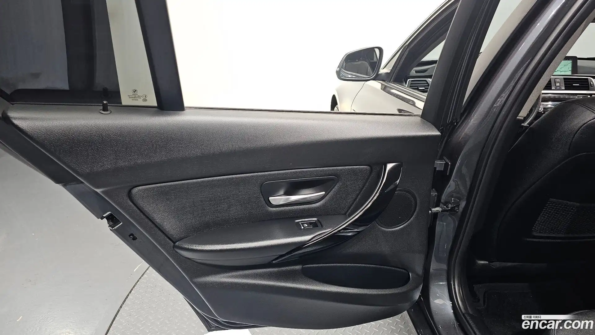 3-Series BMW 2017.9-INNER-035
