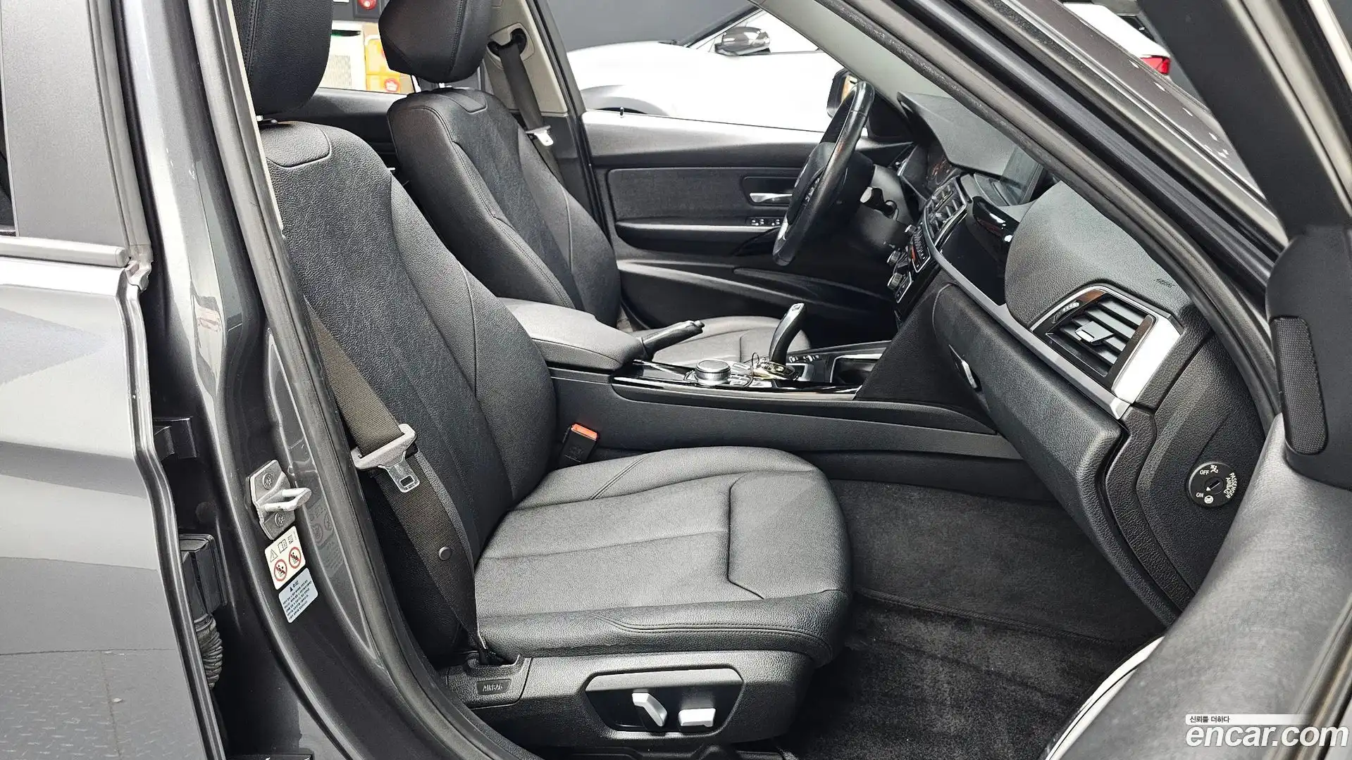 3-Series BMW 2017.9-INNER-036