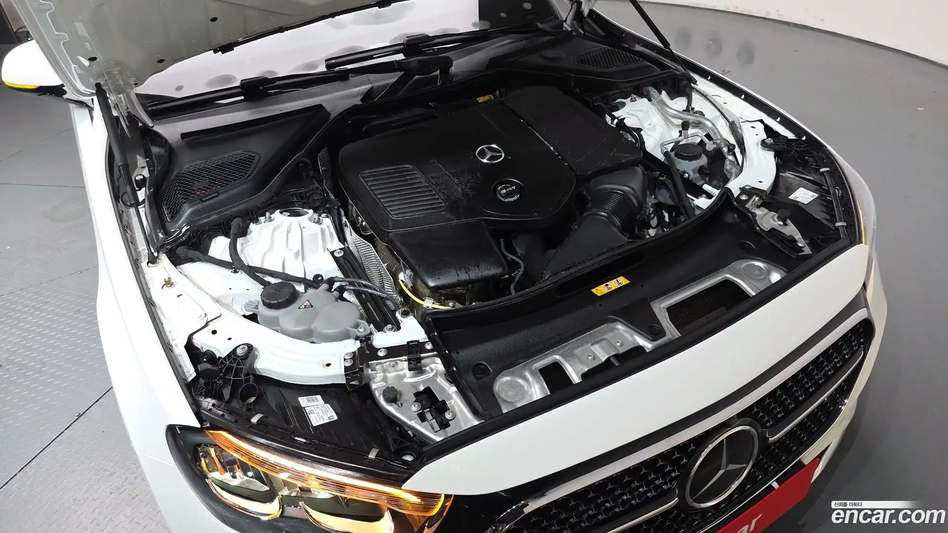 E-Class Mercedes-Benz 2024.8-OUTER-006