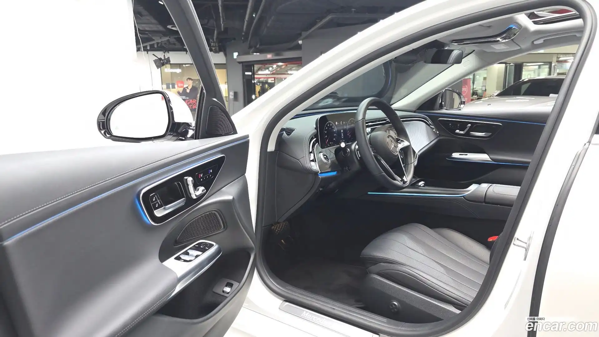 E-Class Mercedes-Benz 2024.8-INNER-010