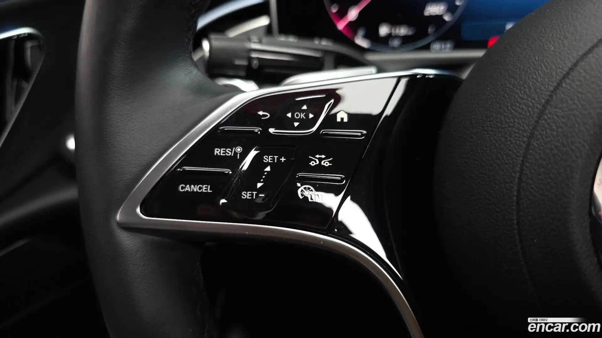 E-Class Mercedes-Benz 2024.8-OPTION-020