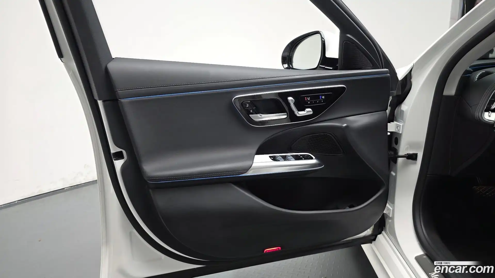 E-Class Mercedes-Benz 2024.8-INNER-034