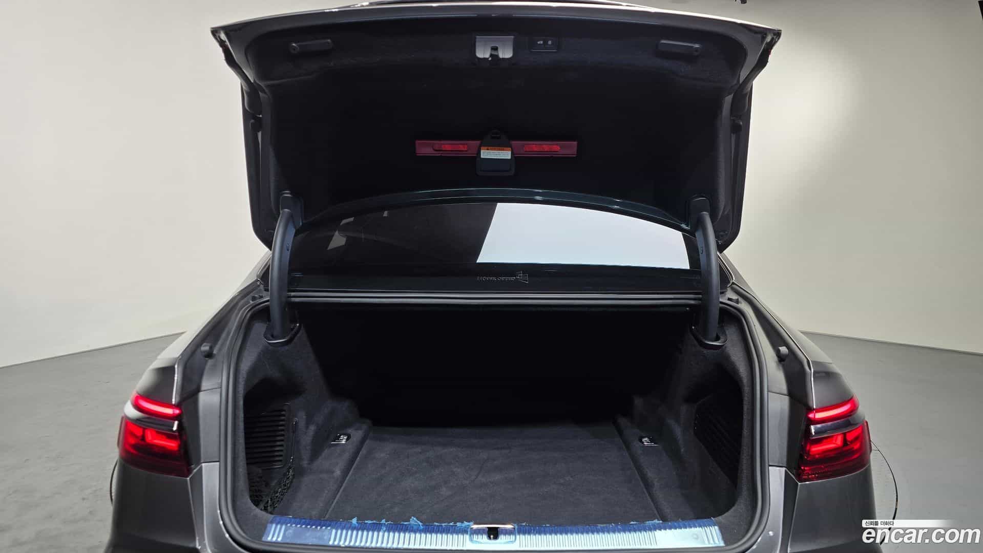 A8 Audi 2021.11-OPTION-021