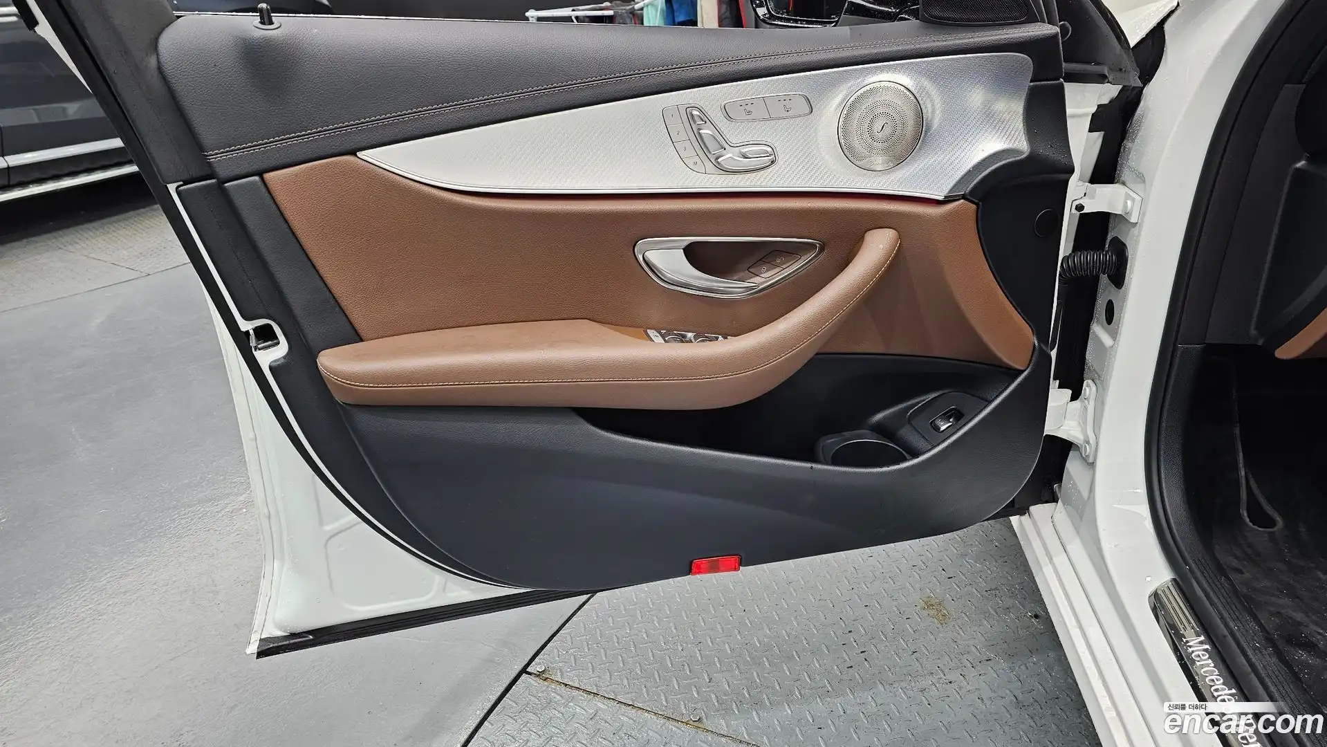 E-Class Mercedes-Benz 2021.11-INNER-034