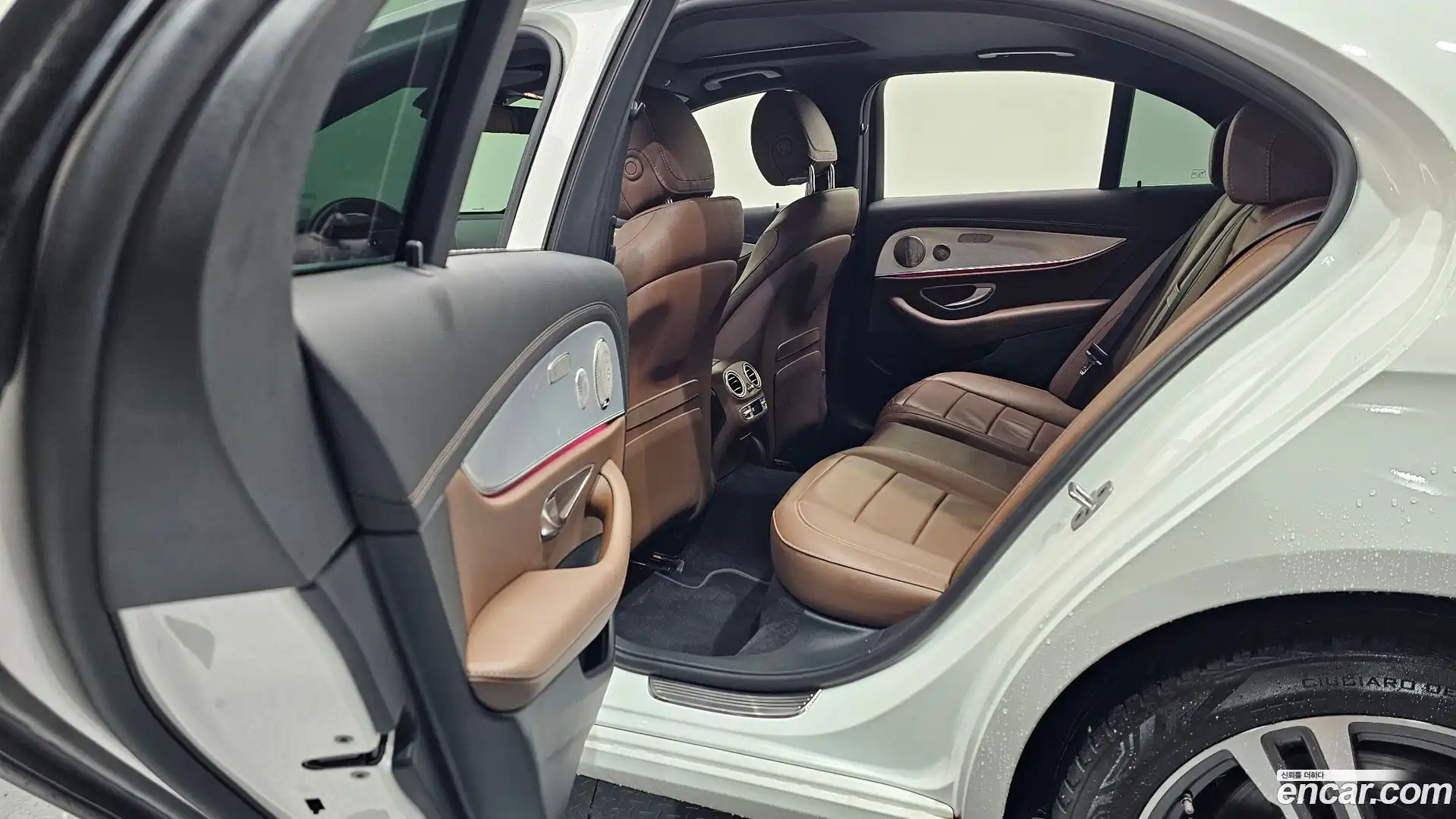 E-Class Mercedes-Benz 2021.11-INNER-036