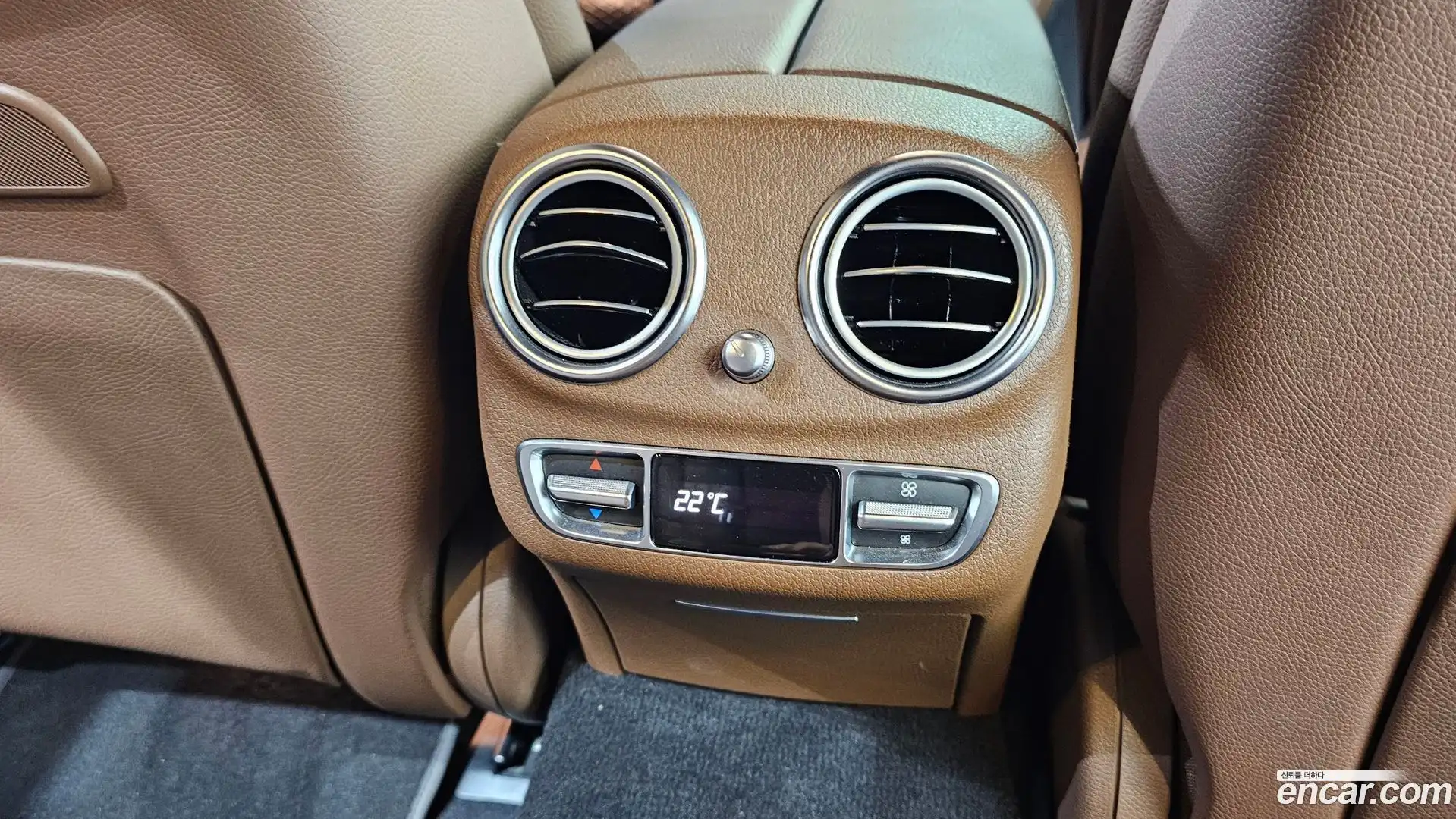 E-Class Mercedes-Benz 2021.11-OPTION-041