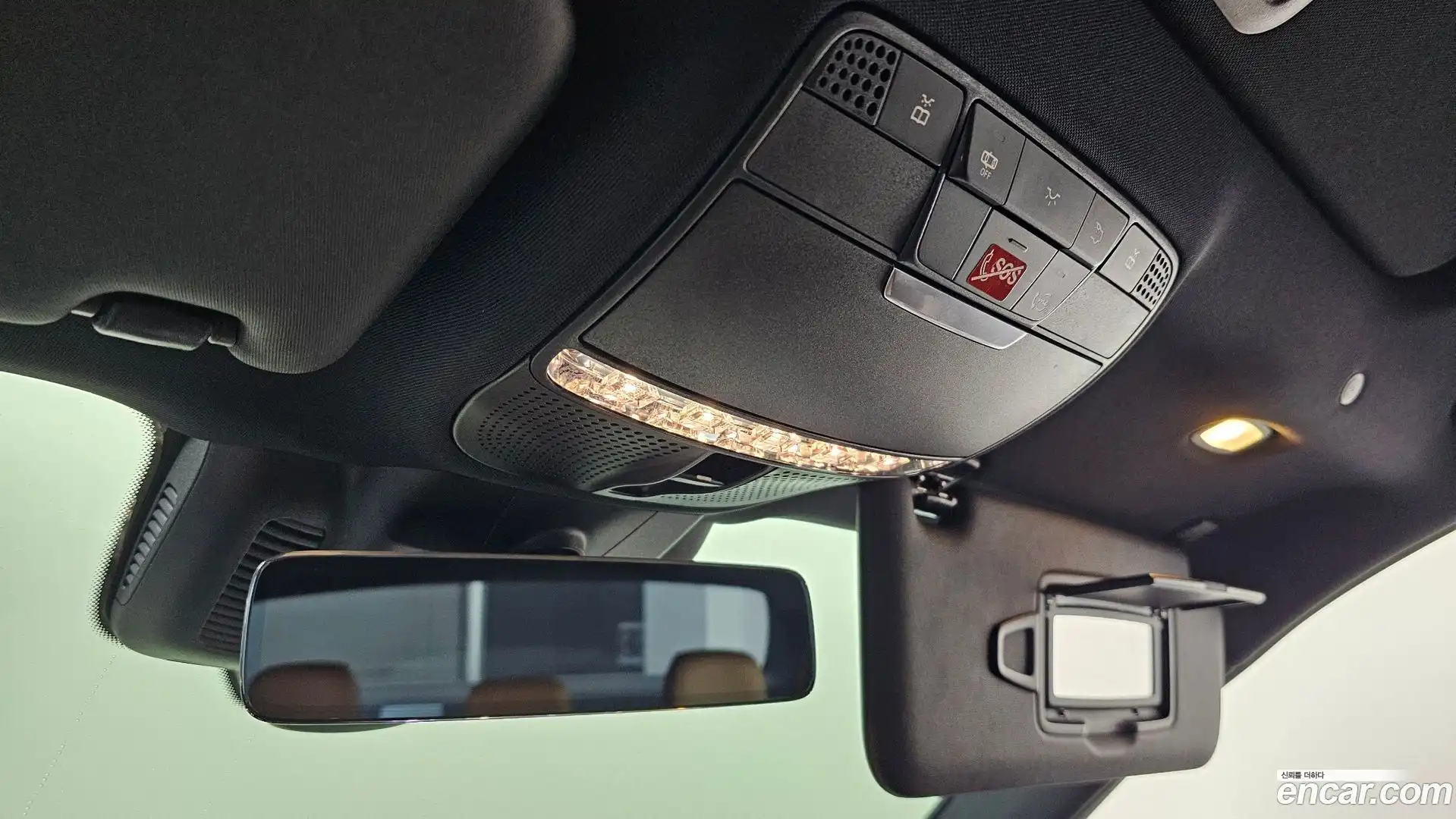 E-Class Mercedes-Benz 2021.11-OPTION-042