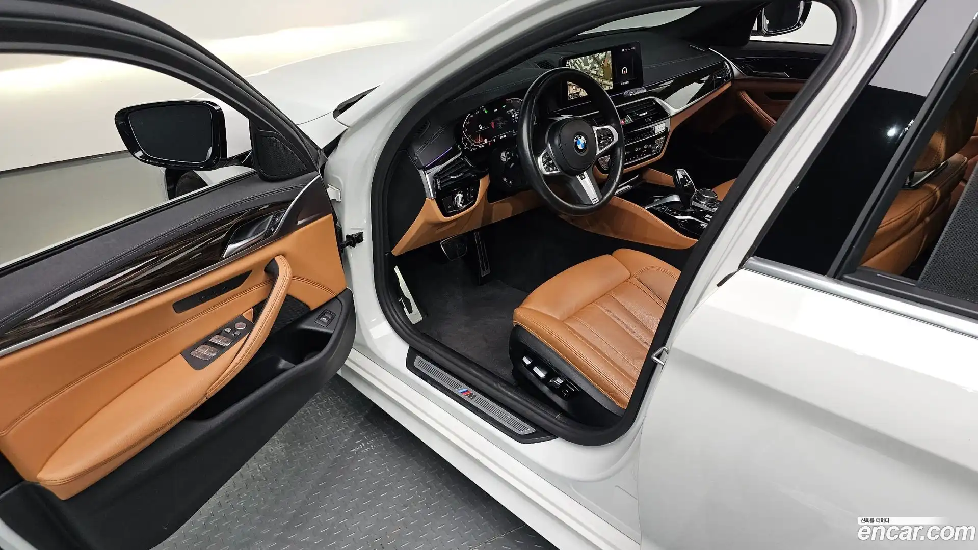5-Series BMW 2022.1-INNER-010